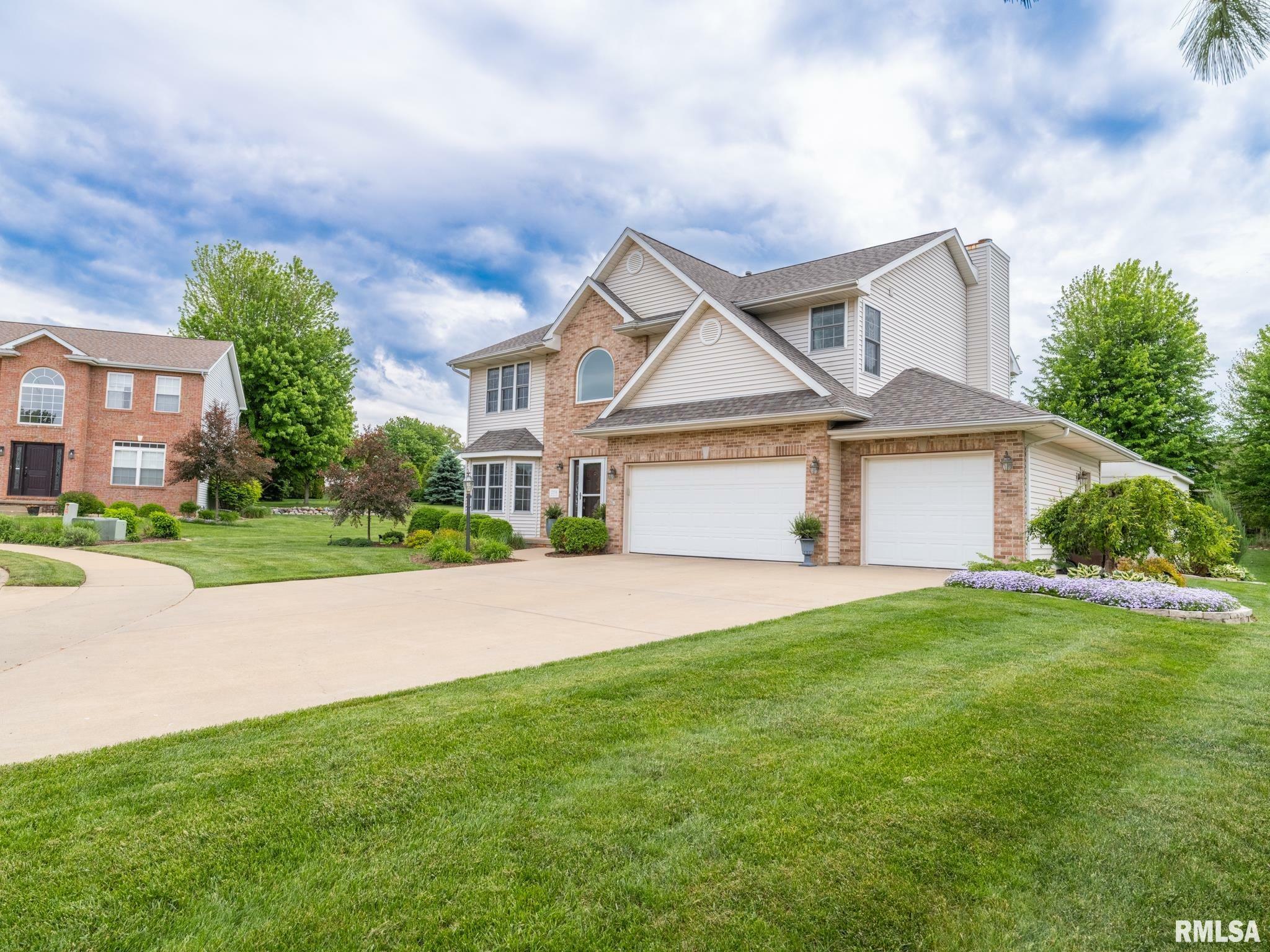Property Photo: 2204 W Dover Court IL 61525