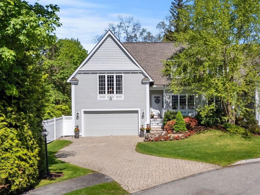 Property Photo:  9 Chatham Cir 9  MA 01845 