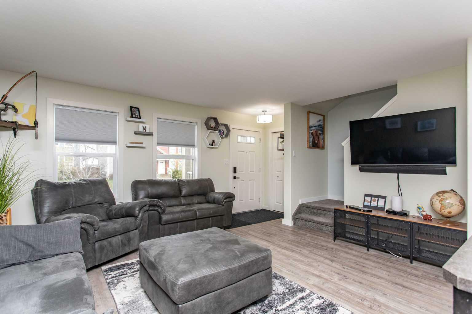 Property Photo: 31 Reid Court AB T4S 0L9