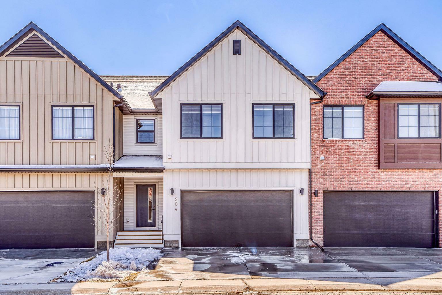 201 Cooperswood Green SW 204  Airdrie AB T3B 3Y6 photo