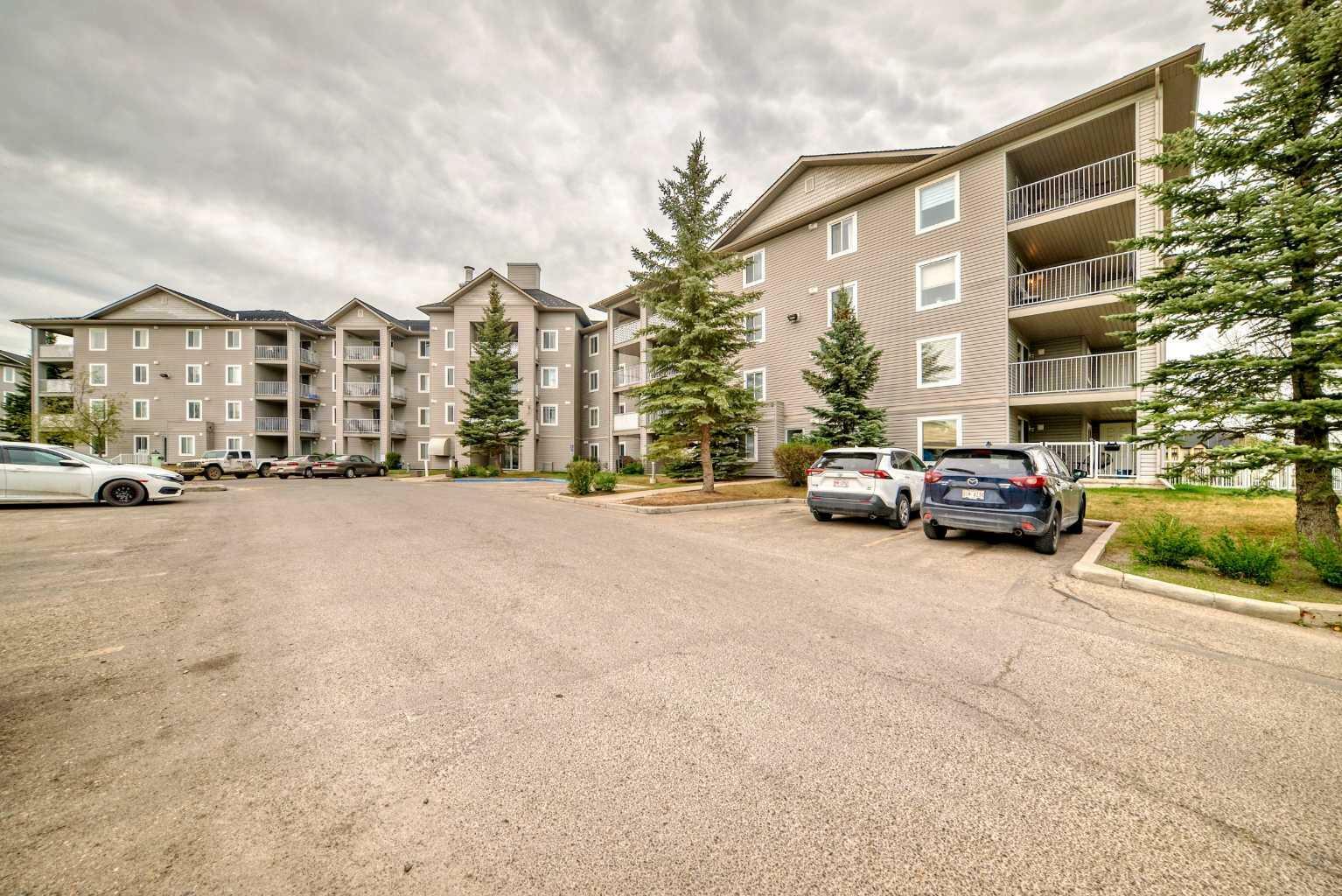 Property Photo: 604 8 Street SW #4205 AB T4B 2W4