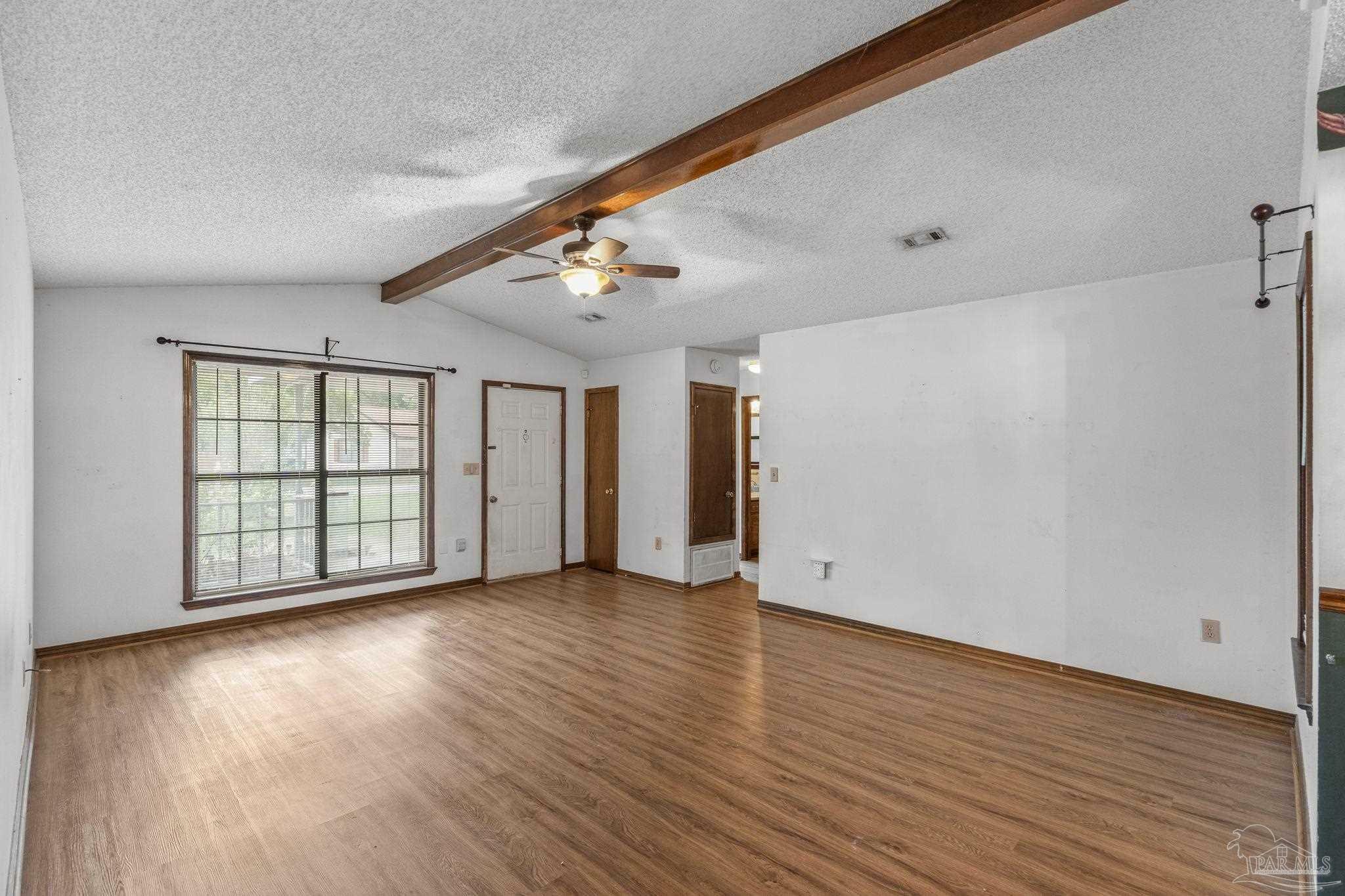 Property Photo: 426 Brown Pl FL 32539
