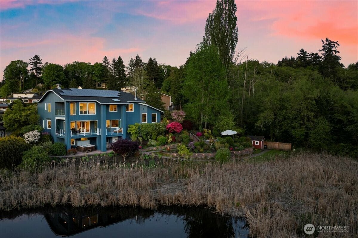 Property Photo: 31001 39th Avenue SW WA 98023