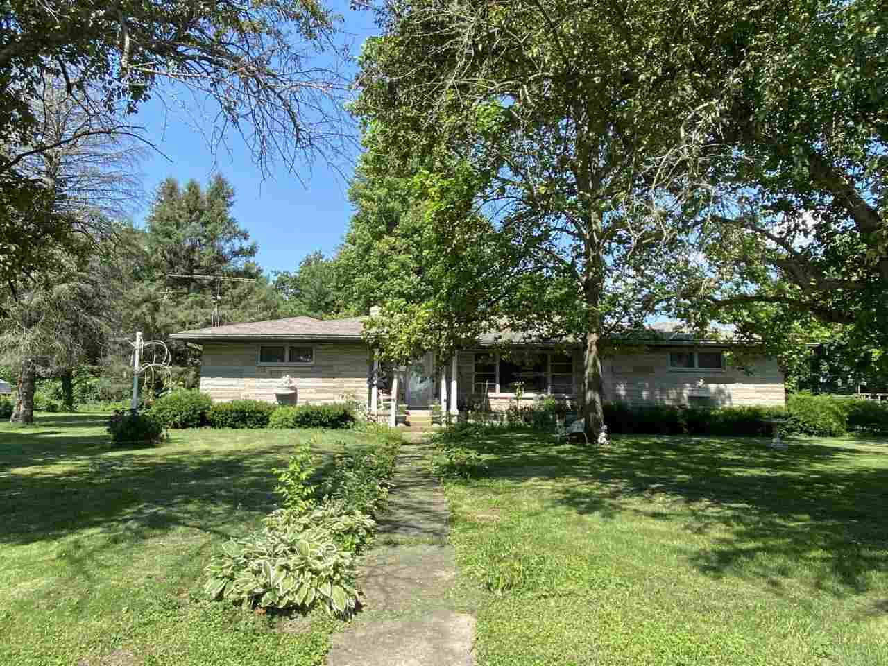 Property Photo: 210 N Salem Street IN 47374