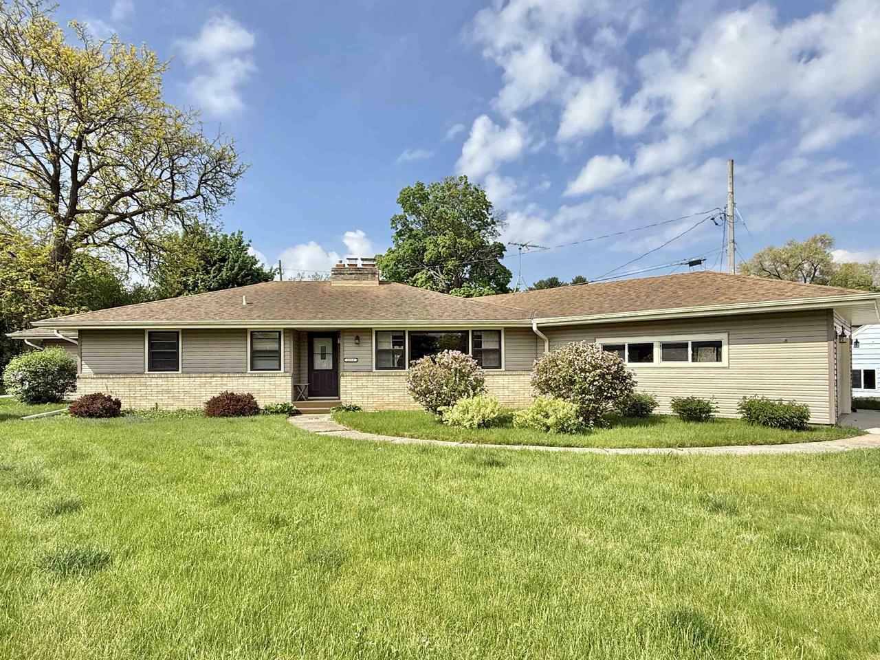 Property Photo: 1216 Home Park Avenue WI 53545