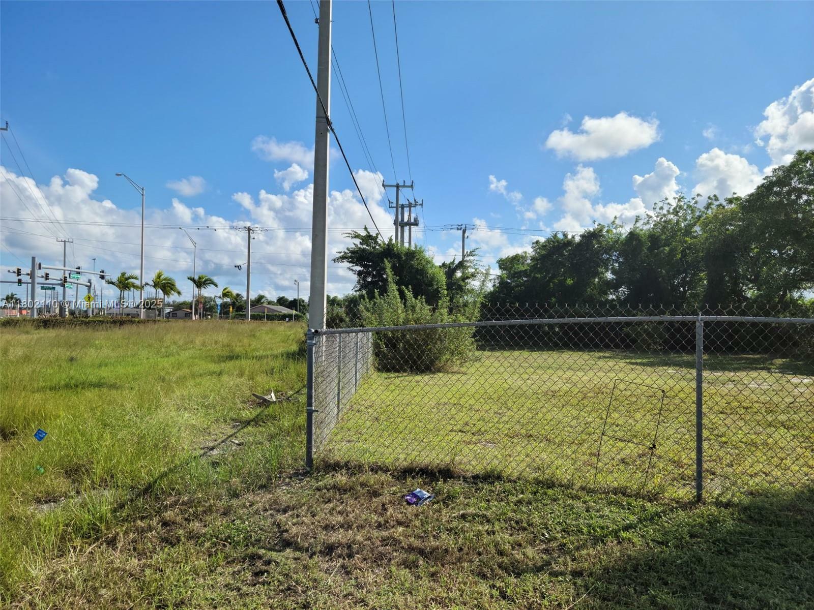 Property Photo: 601 W 9th St FL 33404