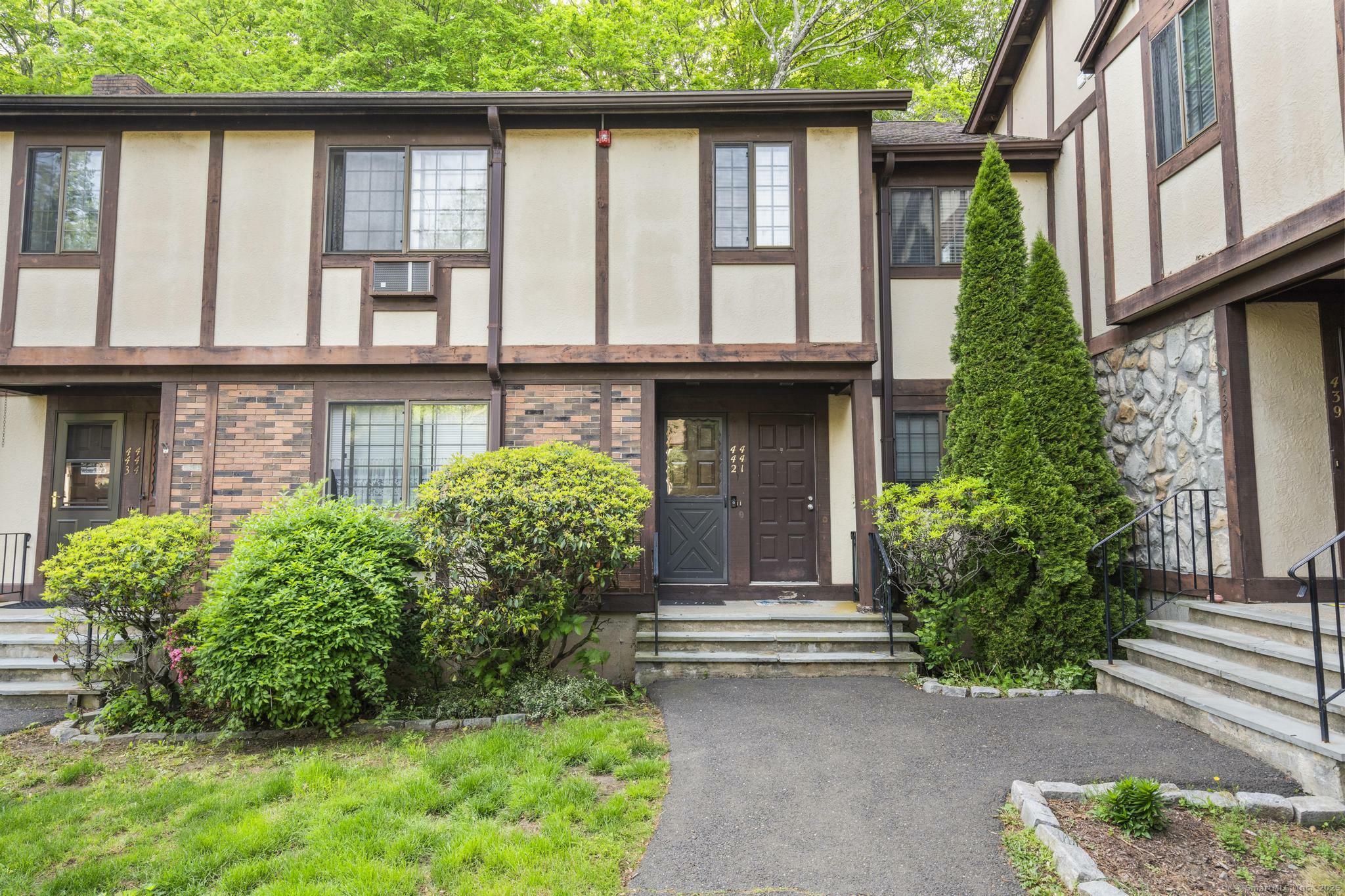 Property Photo: 442 Swanson Crescent 442 CT 06461