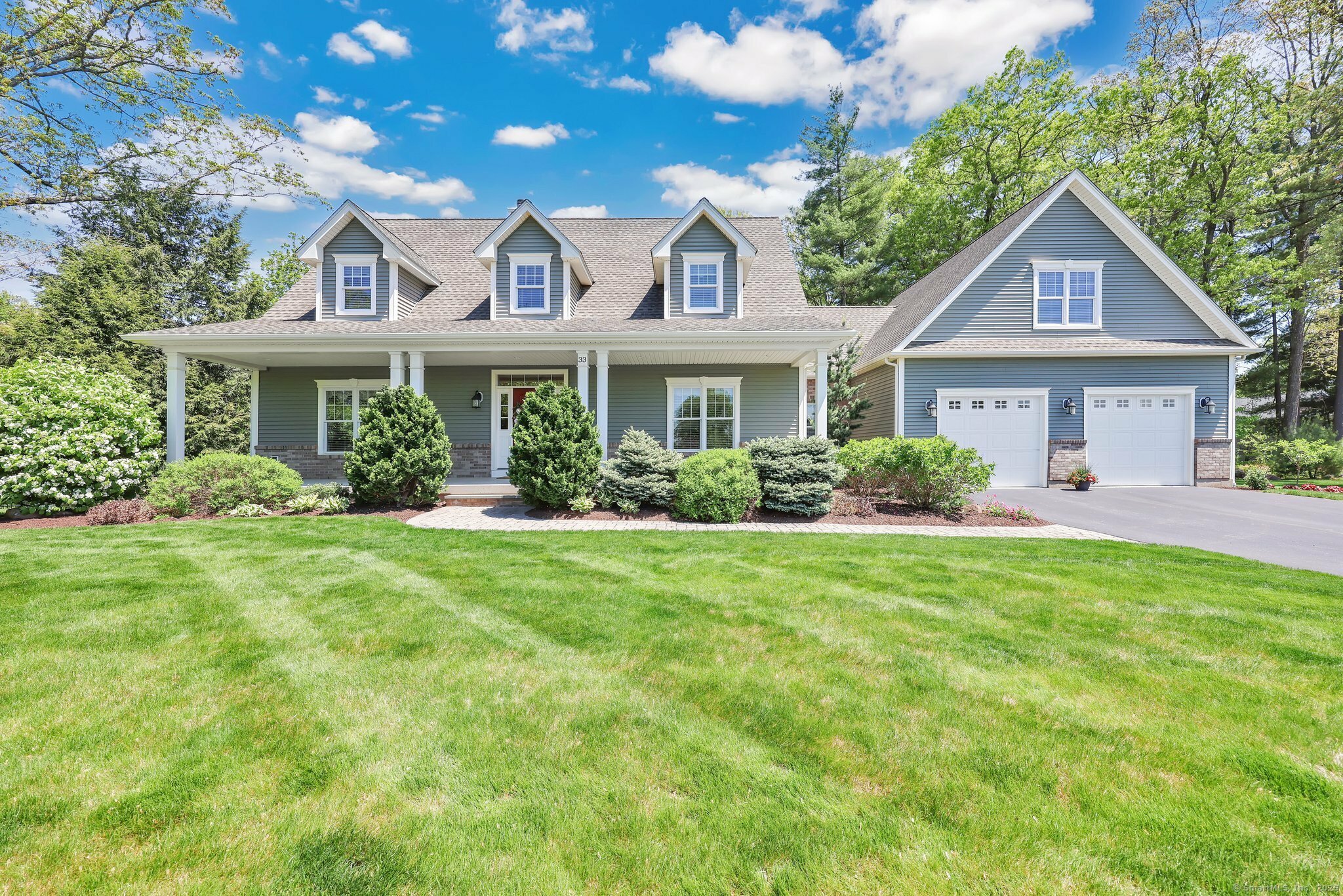 Property Photo: 33 Ellsworth Lane CT 06029