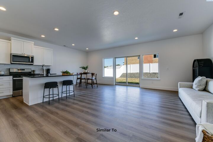 Property Photo:  7479 Grapevine Ct  WA 99353 