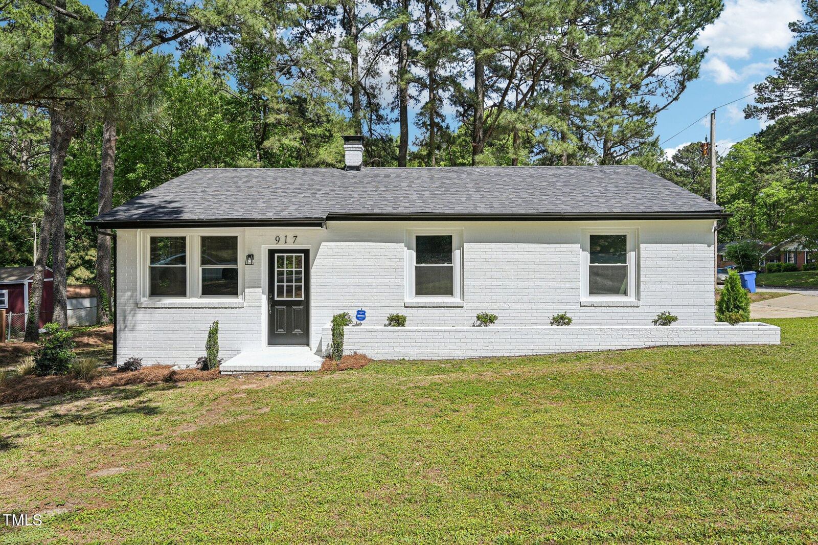 Property Photo: 917 Meadow Street S NC 27893