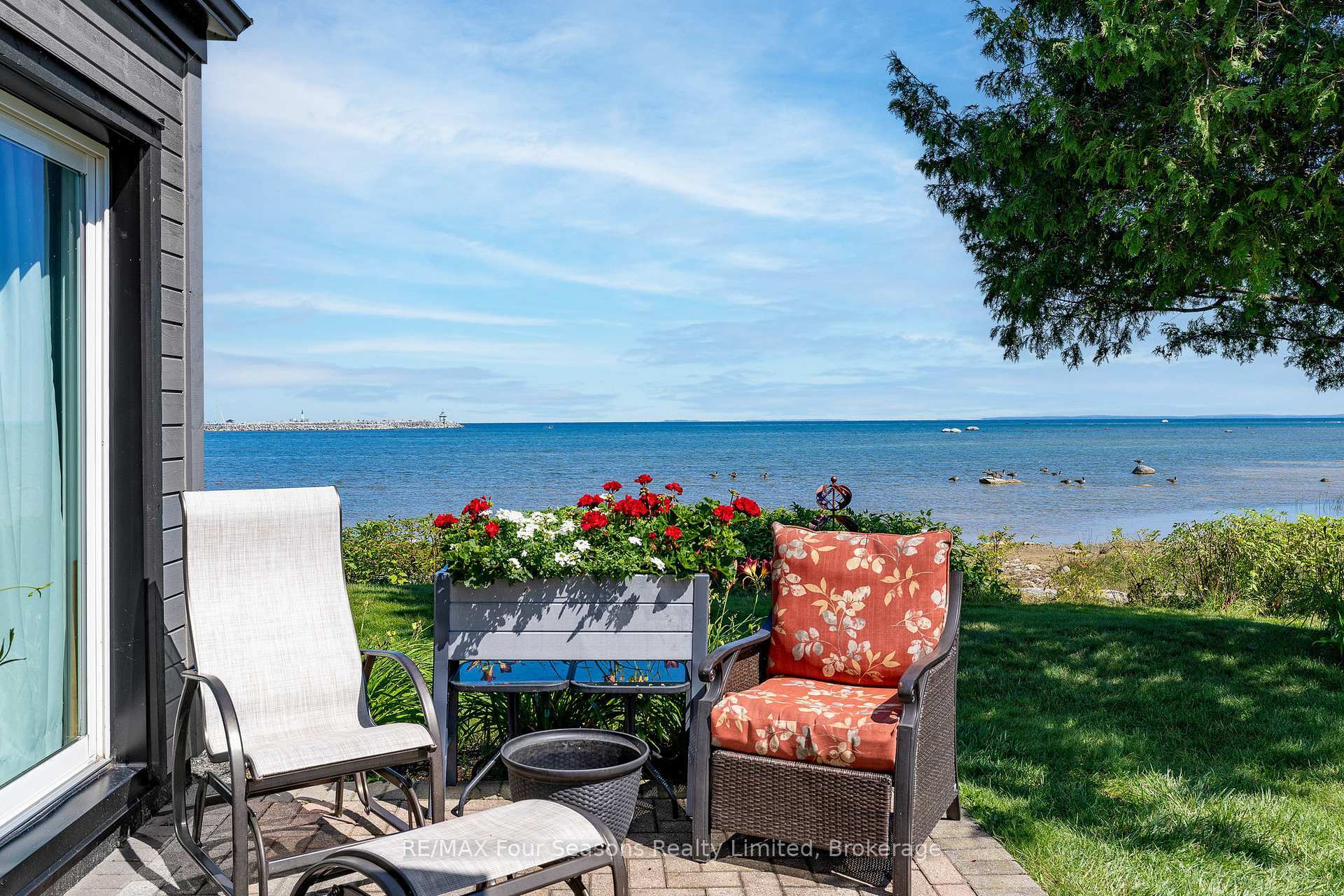 Property Photo: 44 Trott Boulevard 18 ON L9Y 5B7