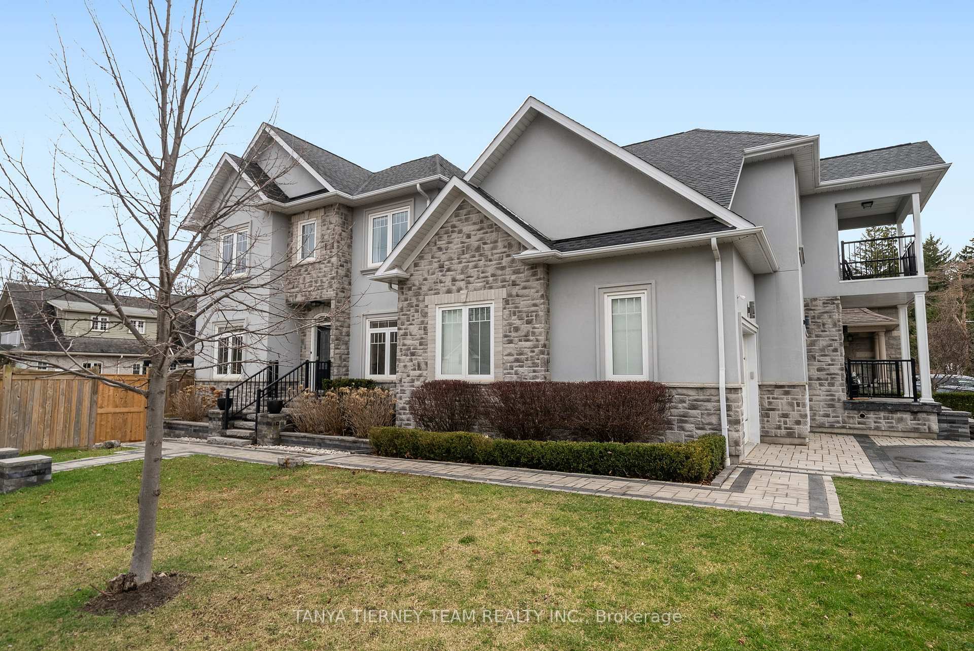 Property Photo: 1 Centre Street W ON L1M 1C1