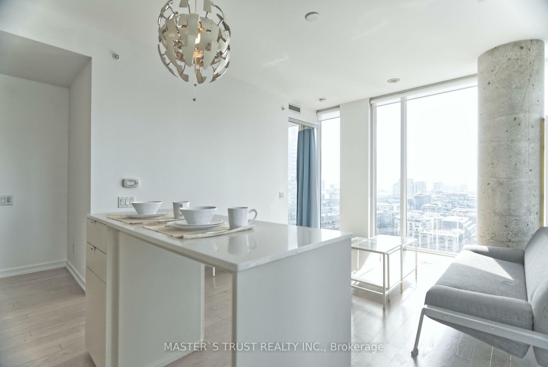 Property Photo: 101 Peter Street 2511 ON M5V 0G6