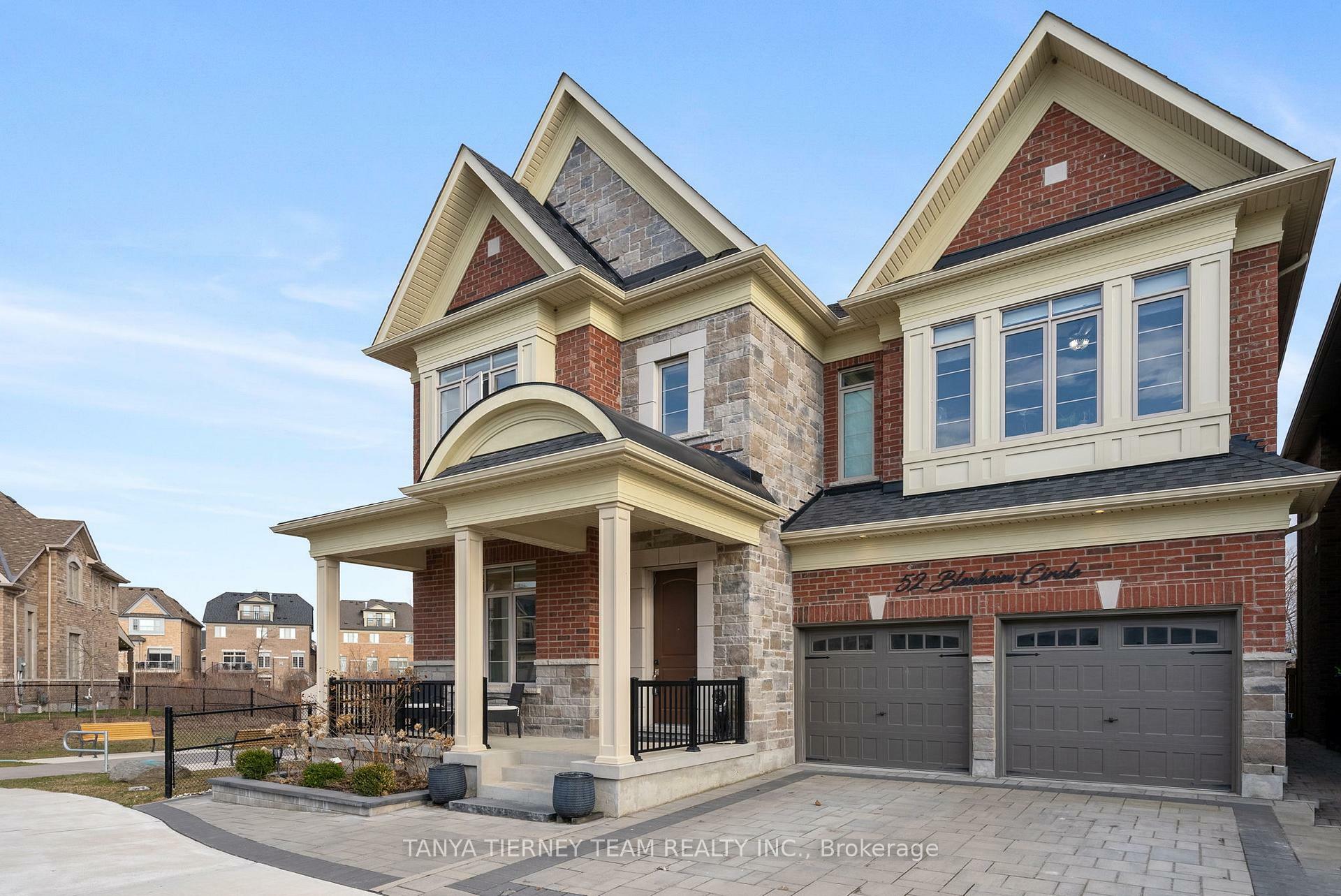 Property Photo: 52 Blenheim Circle ON L1P 0E2
