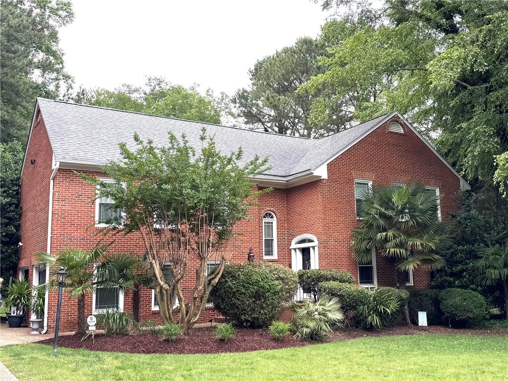 Property Photo: 705 Marlbank Drive VA 23692