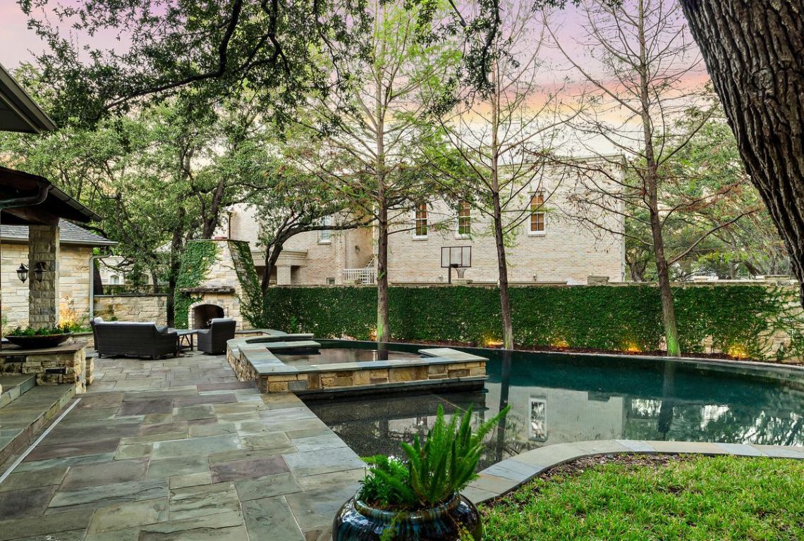 Property Photo:  5902 Saratoga Cove  TX 78746 