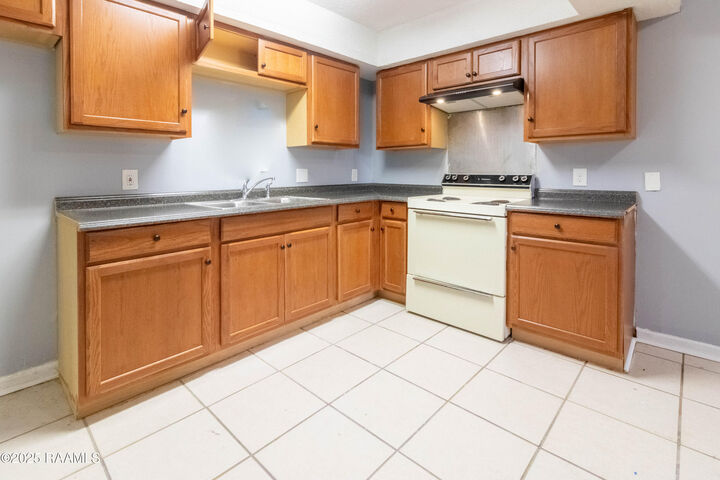 Property Photo: 815 Martin Luther King Jr Drive 41 LA 70501