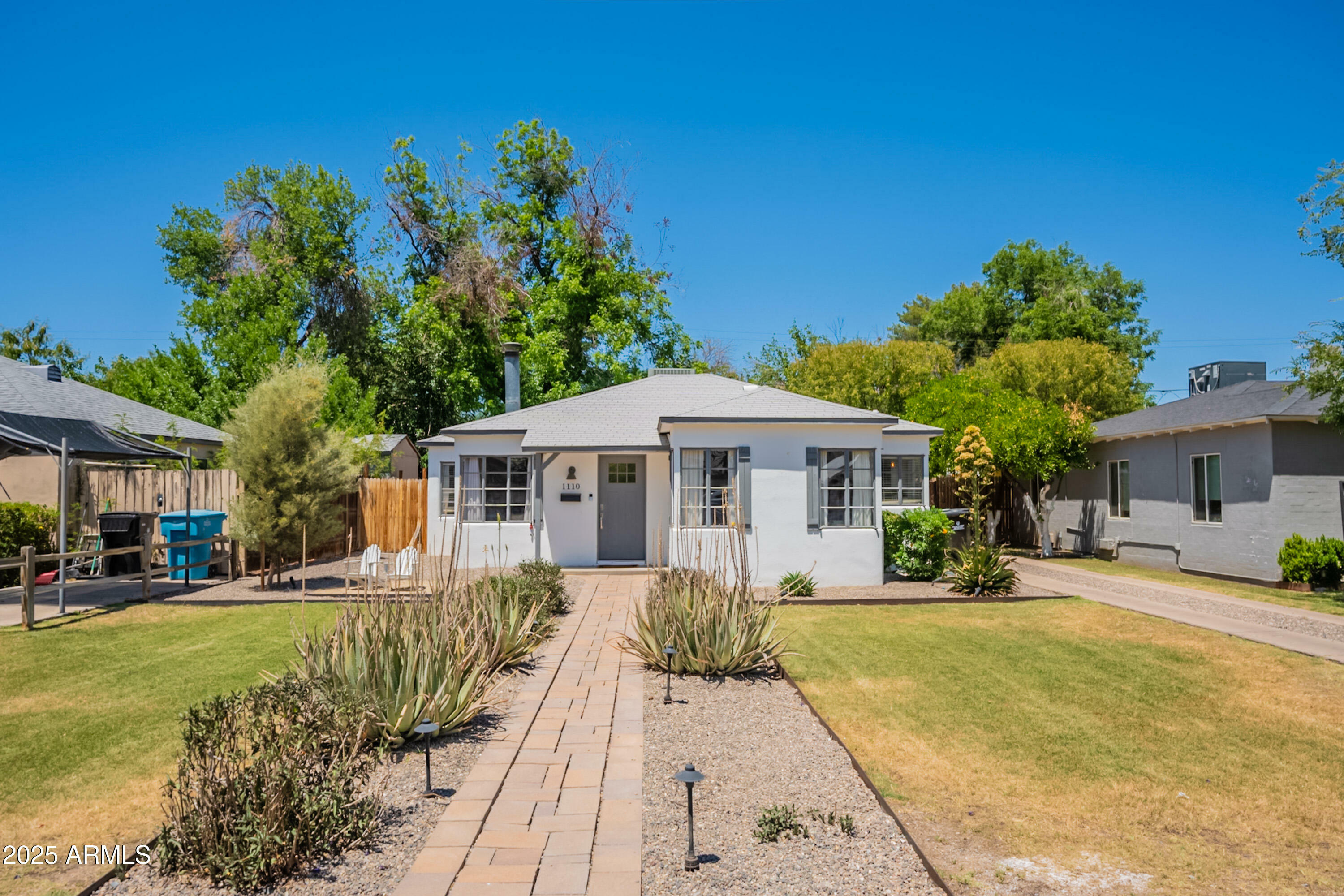 Property Photo: 1110 W Heatherbrae Drive AZ 85013