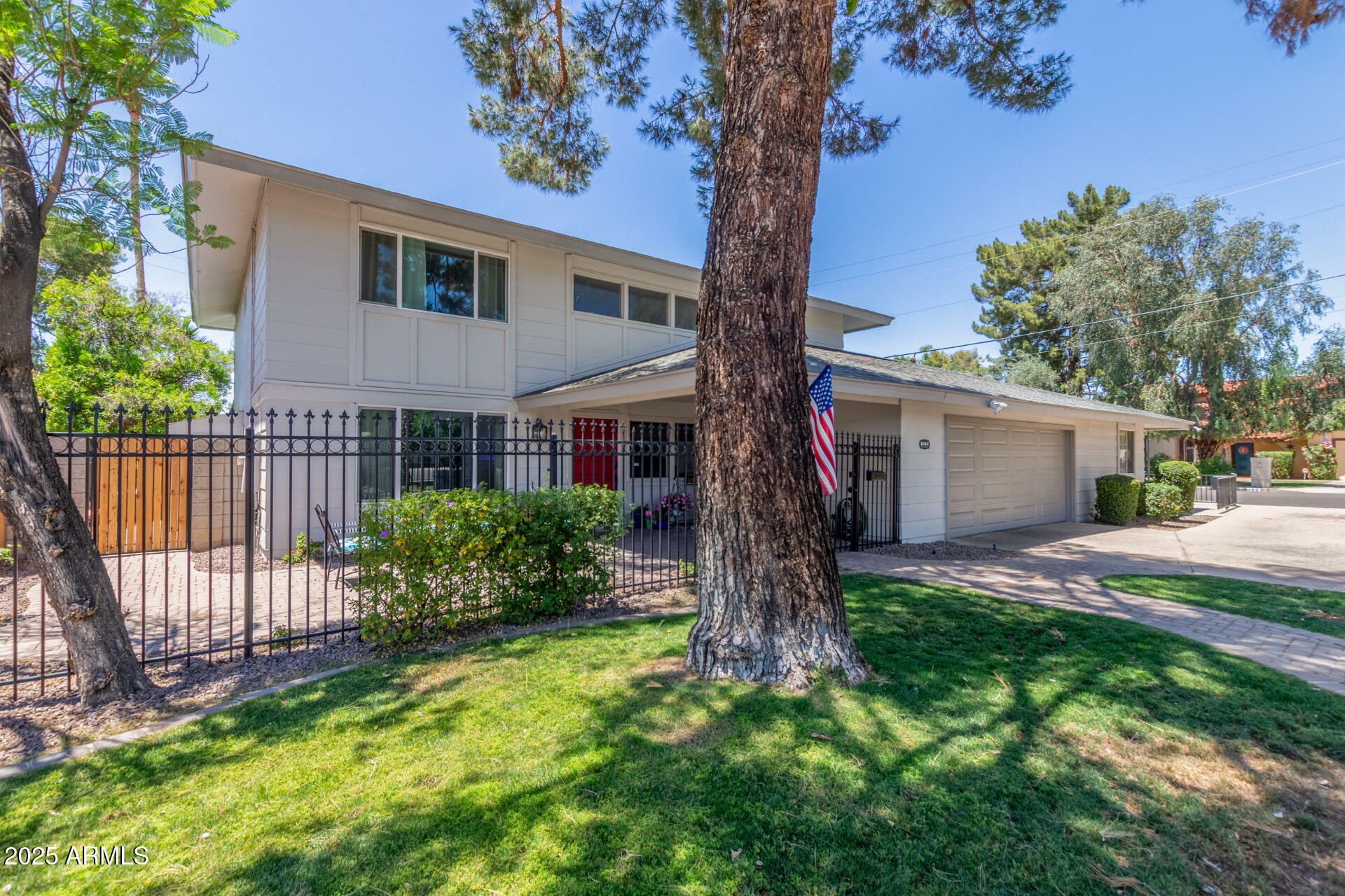 Property Photo:  8464 N 7th Avenue  AZ 85021 
