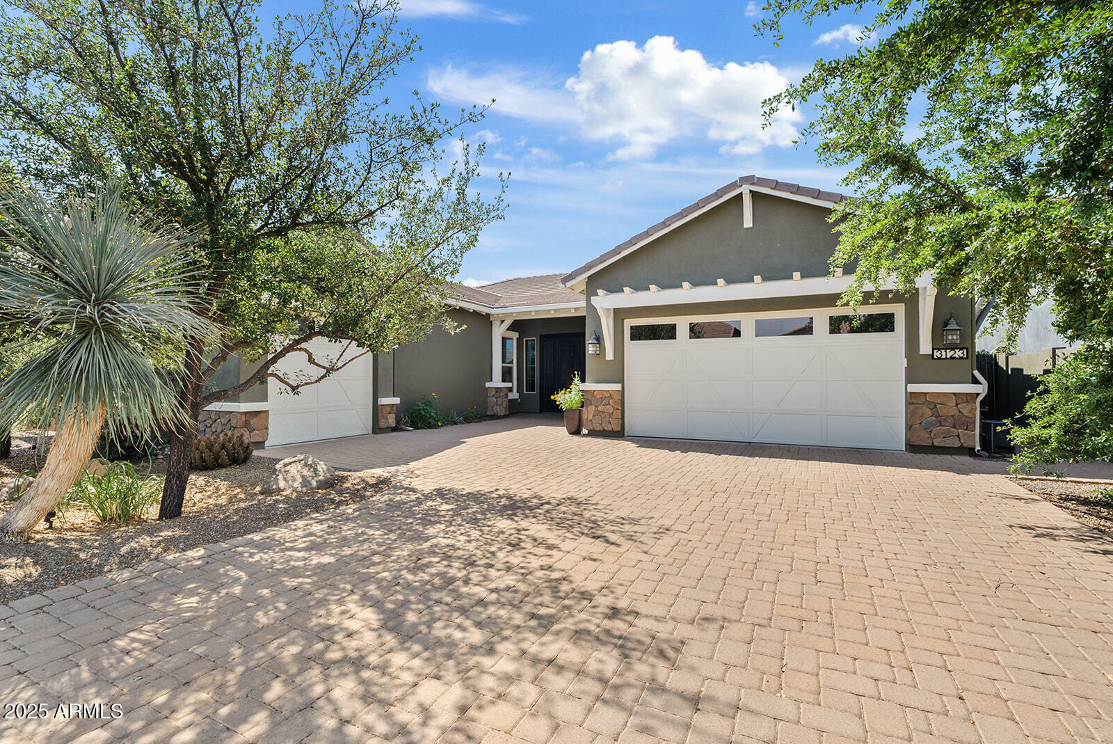 3123 E Cat Balue Drive  Phoenix AZ 85050 photo