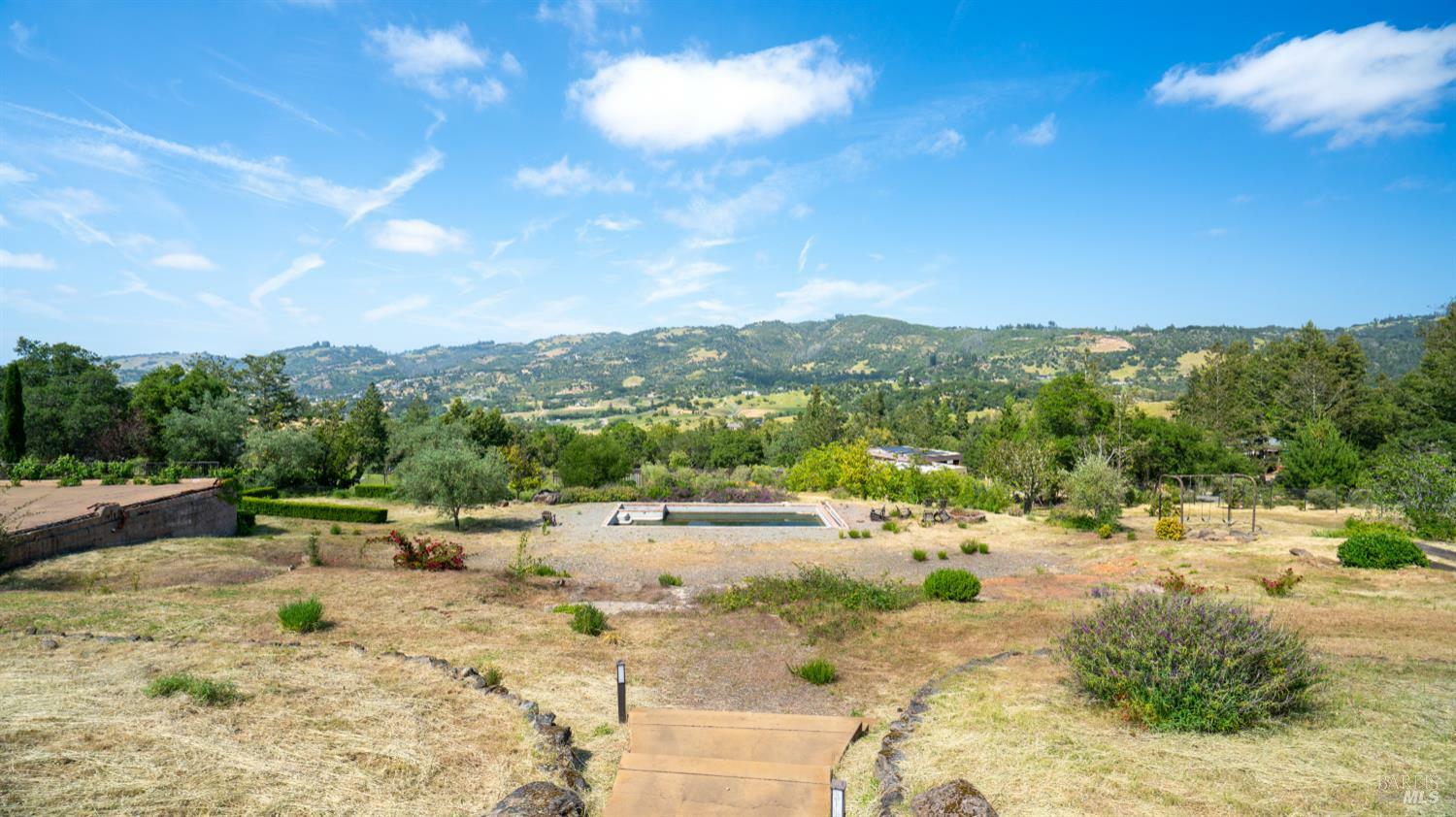 Property Photo: 195 Meadowcroft Way CA 95403