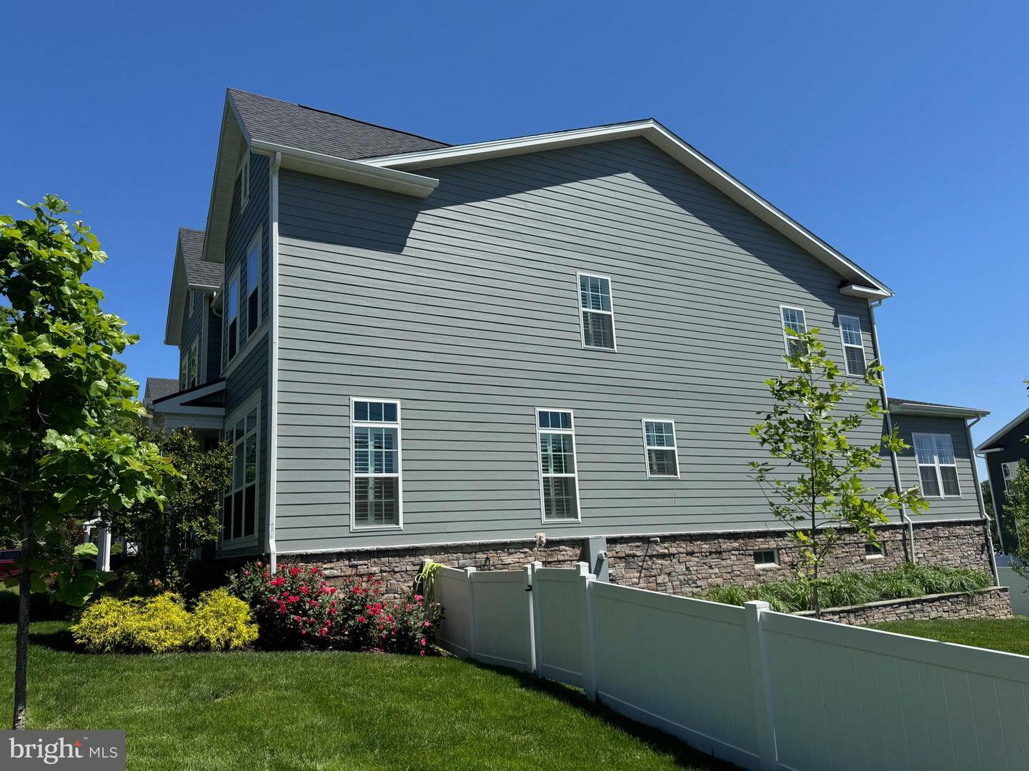 Property Photo: 6515 Bluebill Lane VA 22307