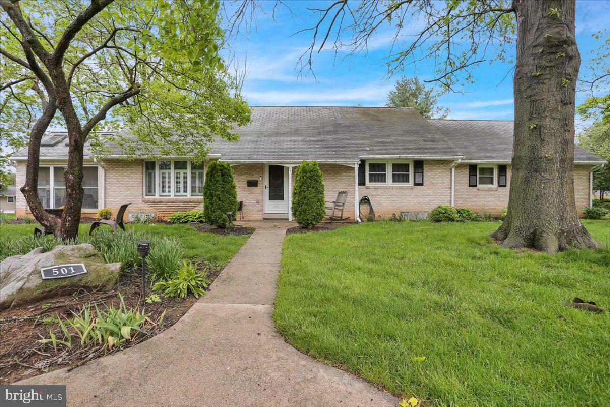 Property Photo: 501 W Greenway Street PA 19522
