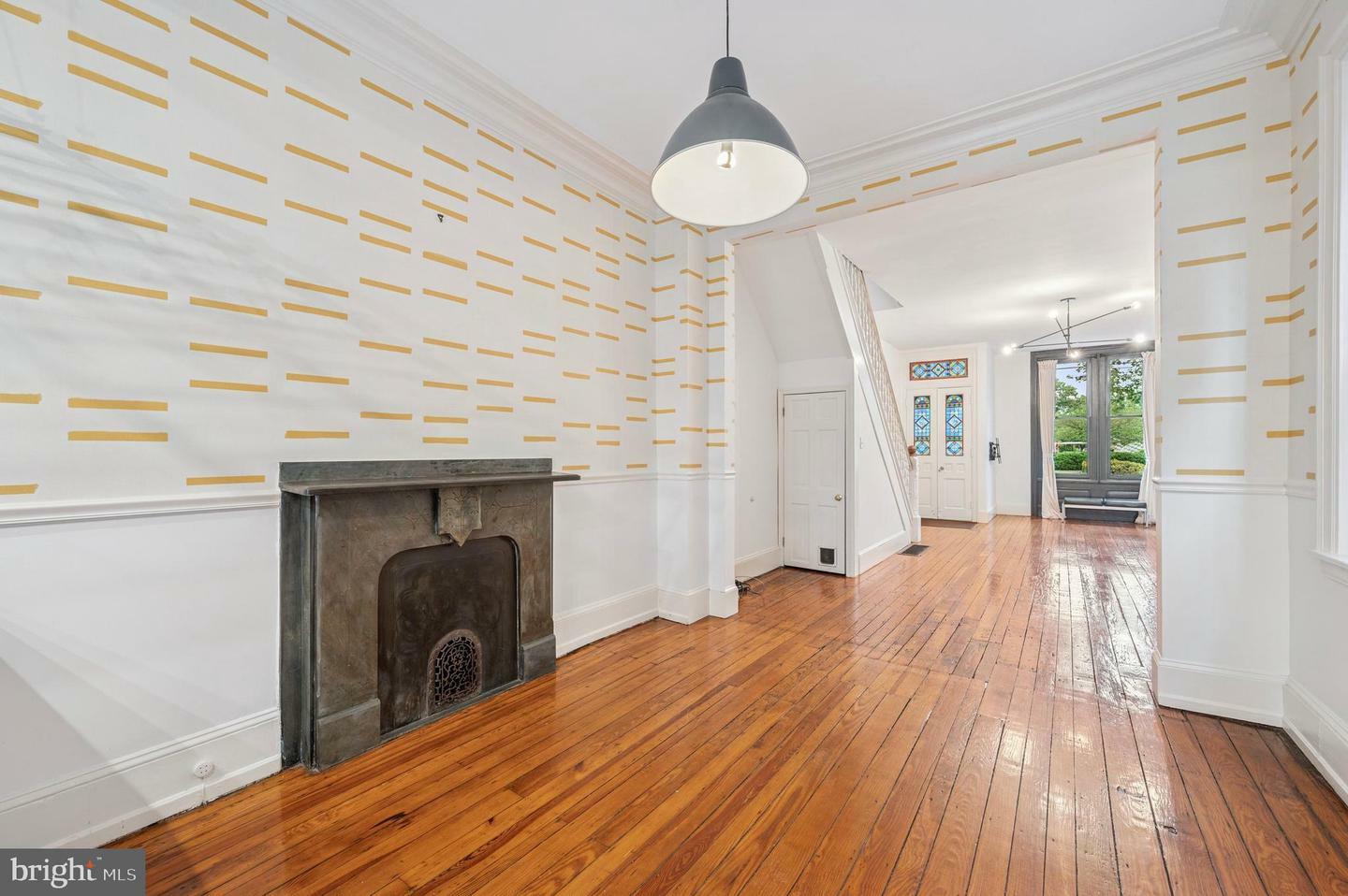 Property Photo: 323 Tasker Street PA 19148