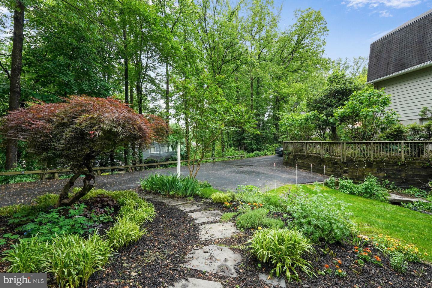 Property Photo: 6507 Tiburon Court VA 22152