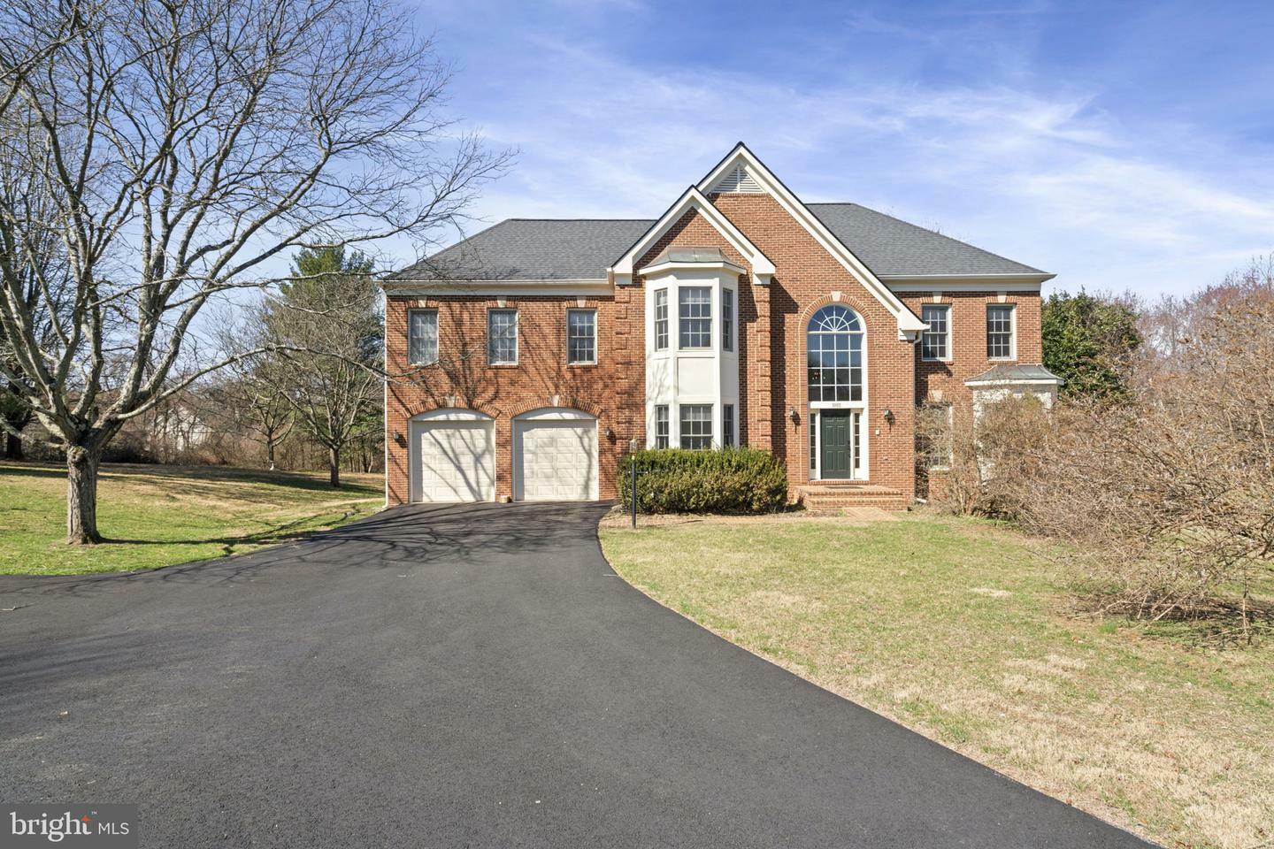 Property Photo: 10811 Lockmeade Court VA 22066