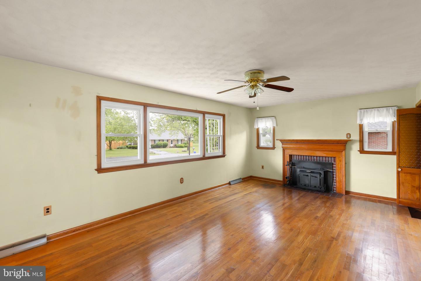 Property Photo: 2938 S Pleasant Valley Road VA 22601