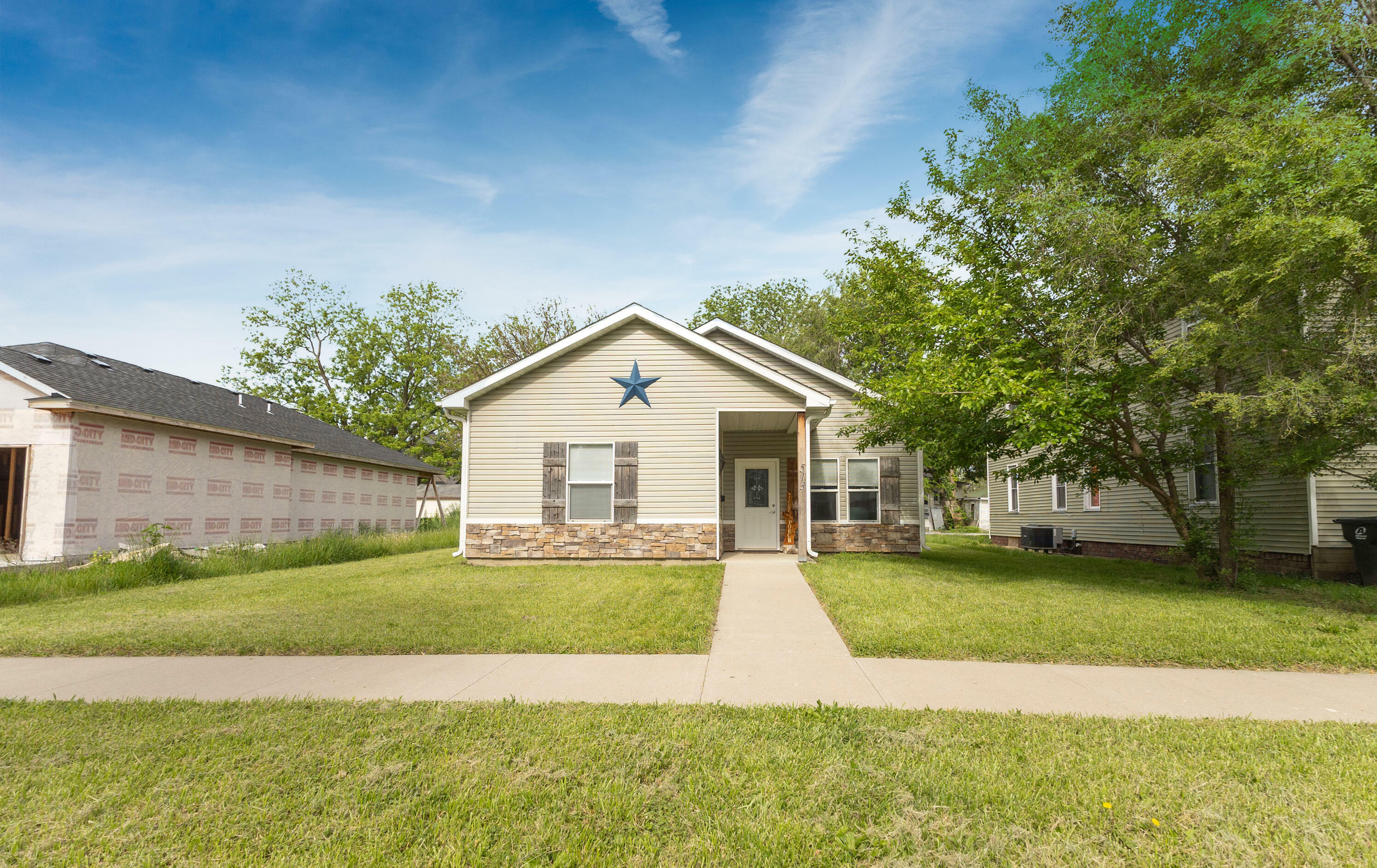 Property Photo: 513 S Clark MO 65270