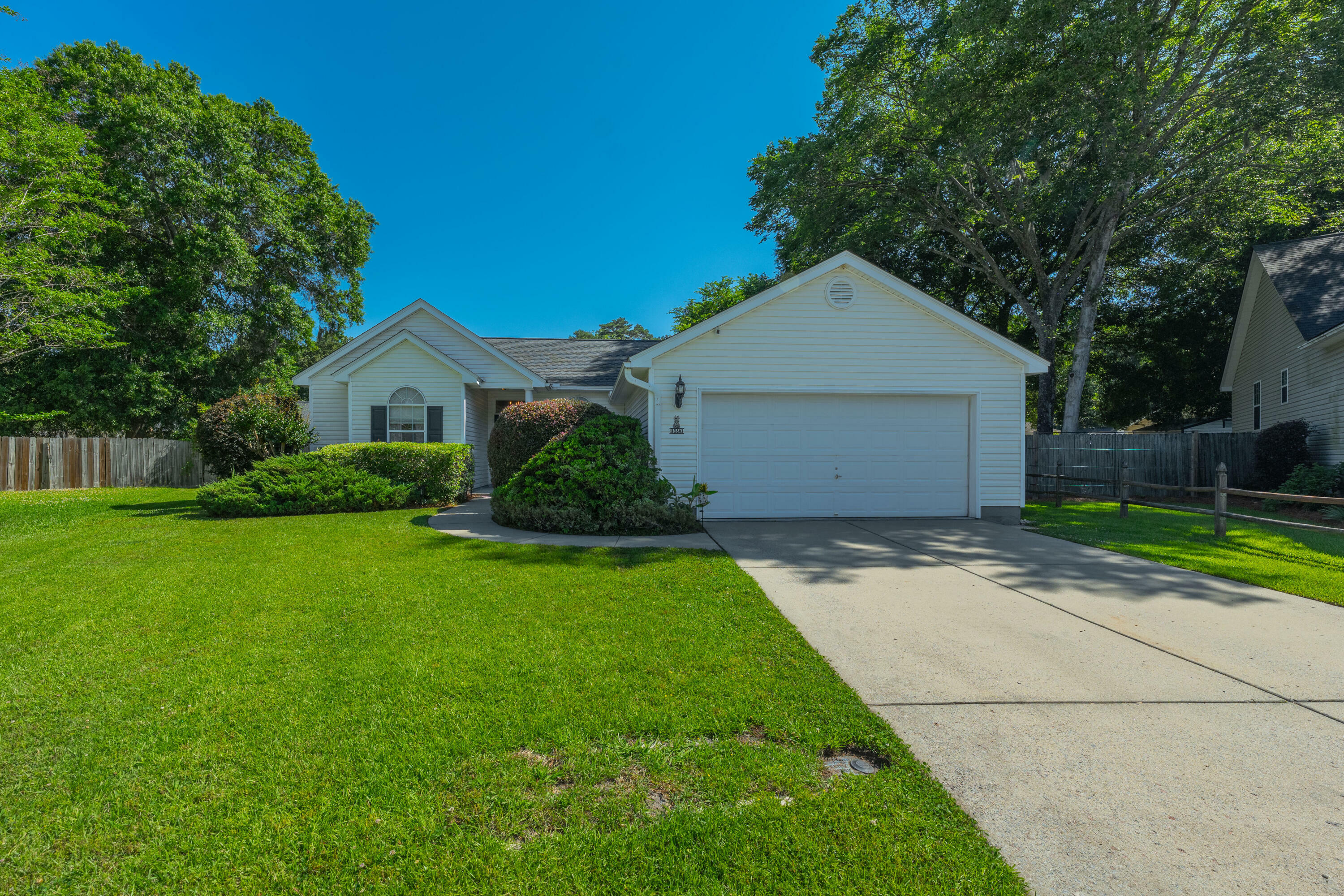 Property Photo: 9590 Crosscut Drive SC 29456