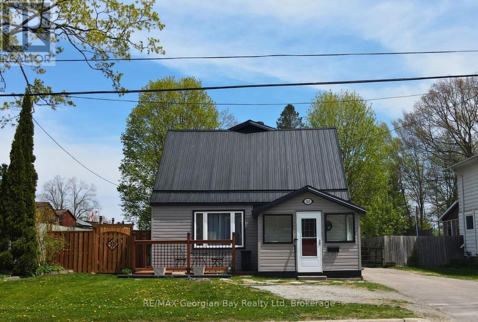 Property Photo:  163 Eighth Street  ON L4R 4A7 