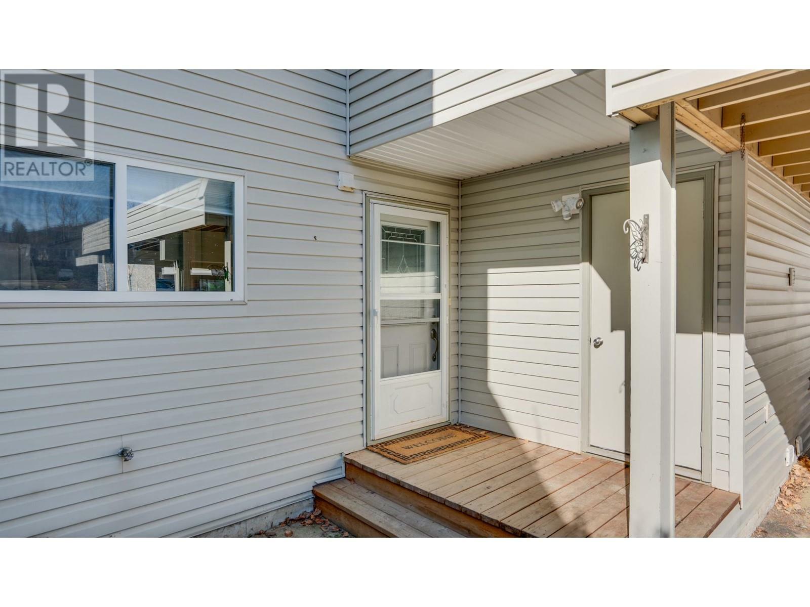Property Photo: 563 24 Street Northeast BC V1E 2K2