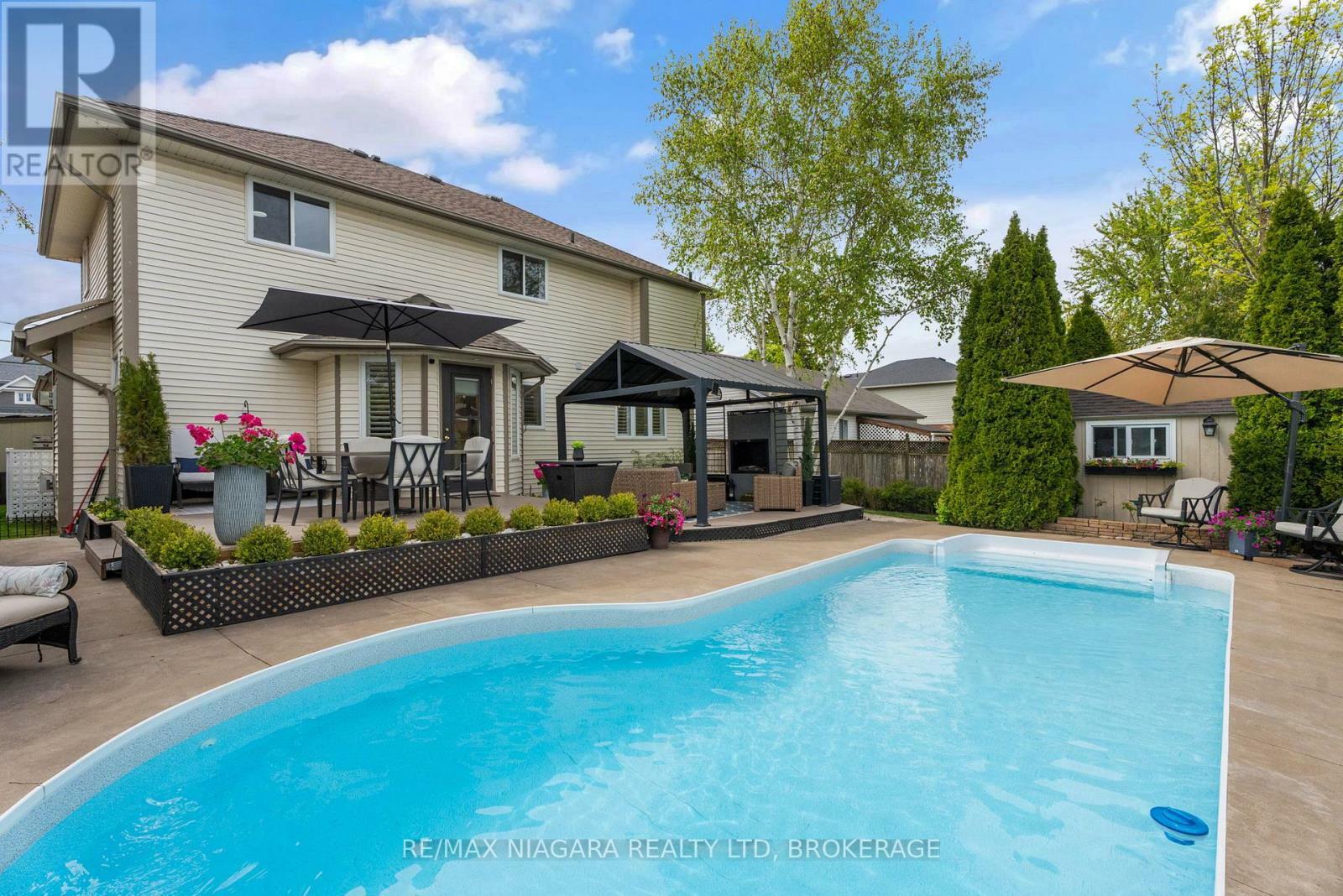 Property Photo: 4439 Lincoln Avenue ON L0R 1B3