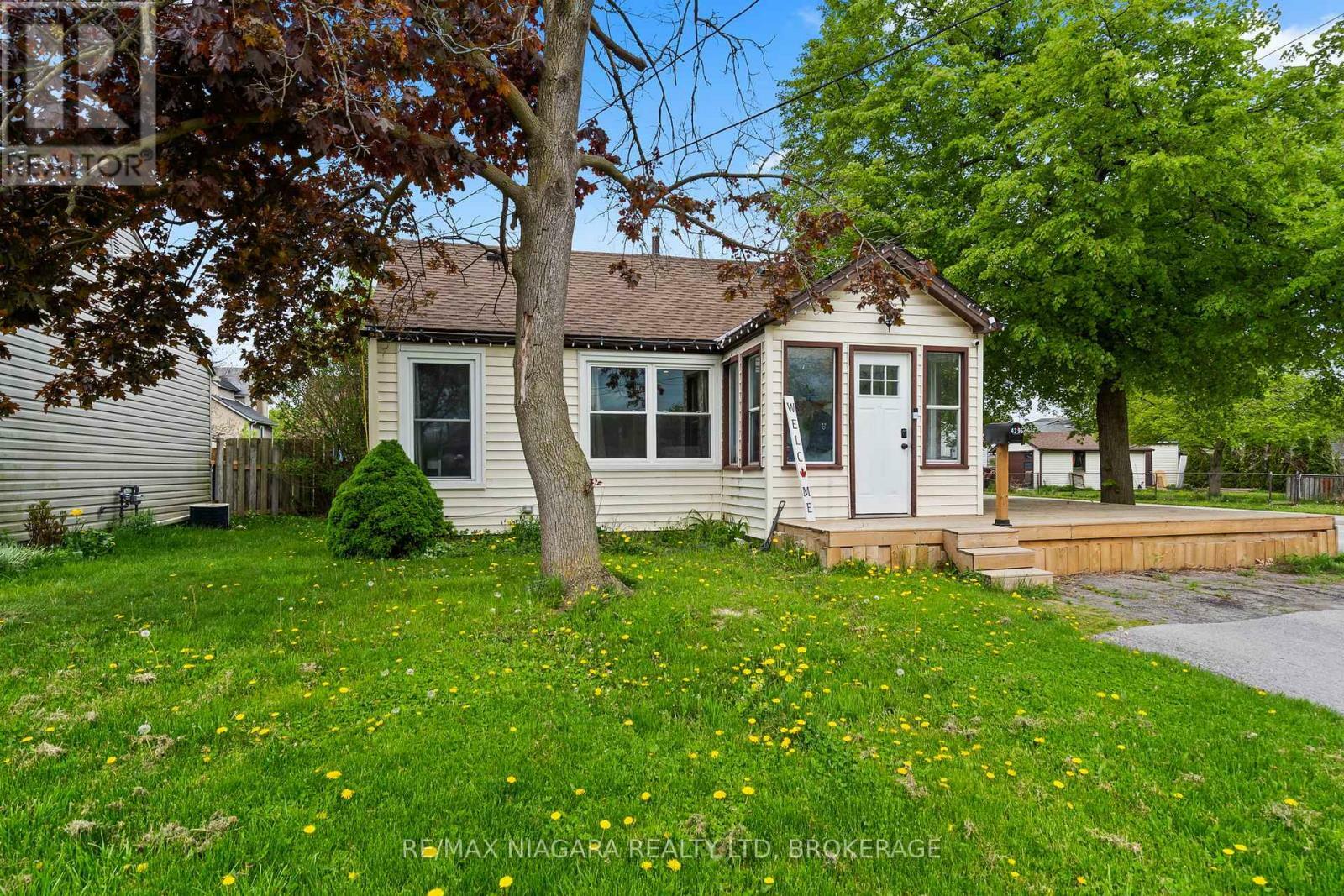 Property Photo: 4395 Fifth Avenue ON L2E 4R3