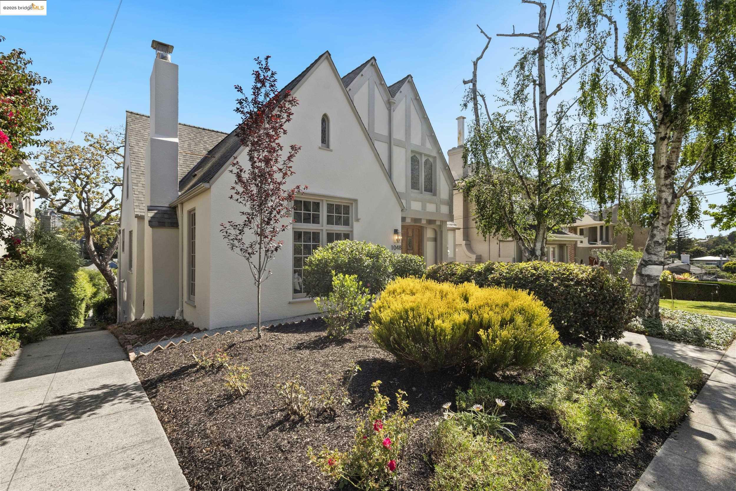 Property Photo: 1048 Annerley Rd CA 94610