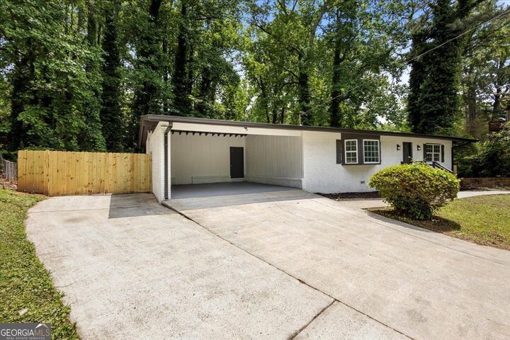 Property Photo: 4720 Shoshonee Trail GA 30349