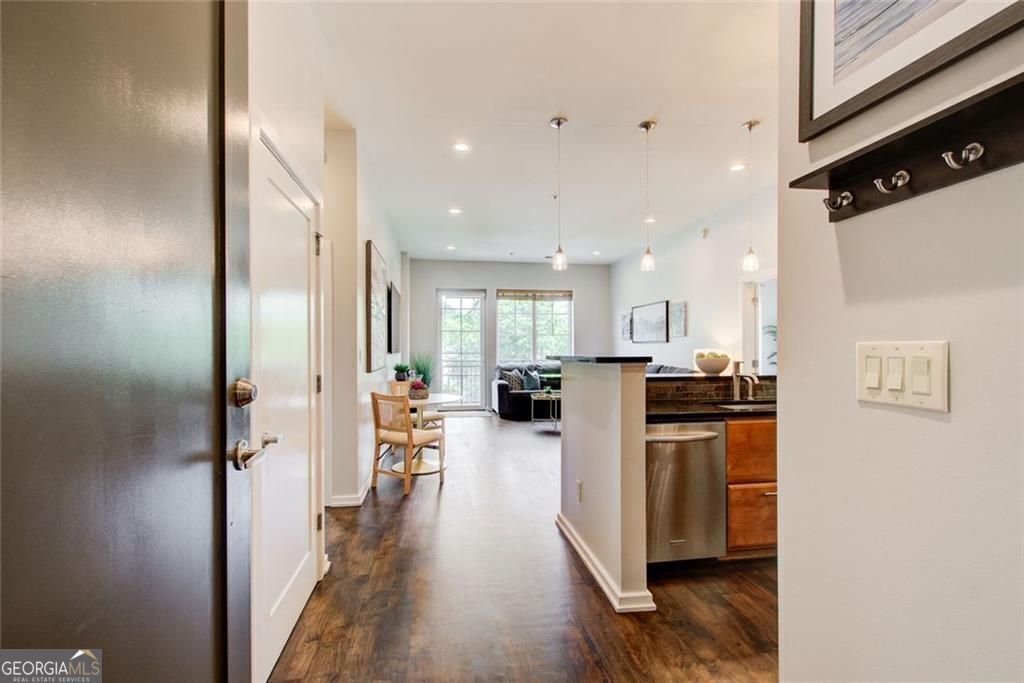 Property Photo: 1418 Dresden Drive NE 385 GA 30319