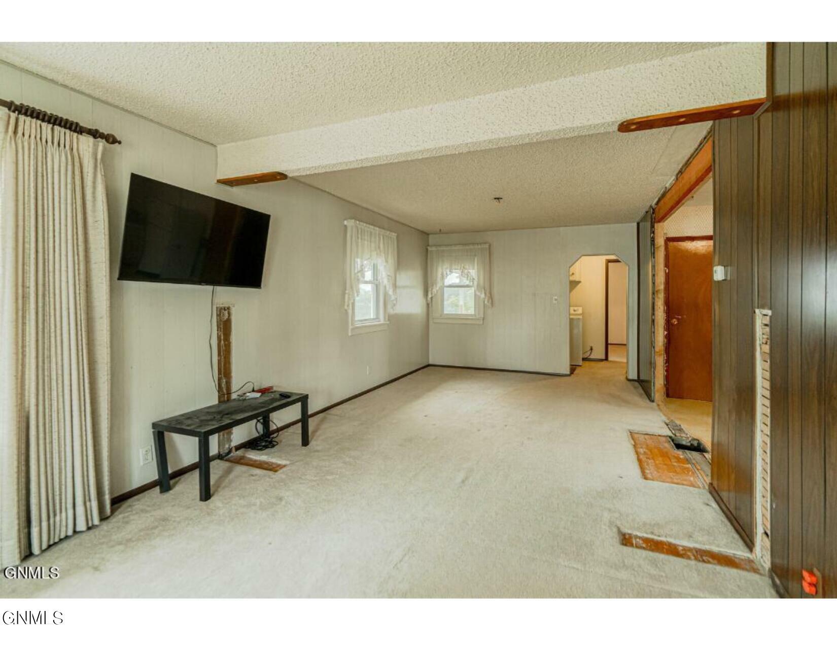 Property Photo: 802 S 16th Street ND 58504