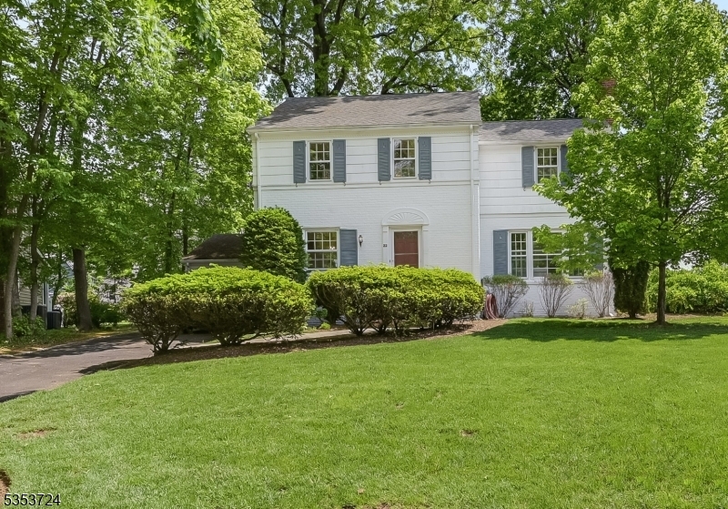 22 Reeve Cir  Millburn Twp. NJ 07041 photo