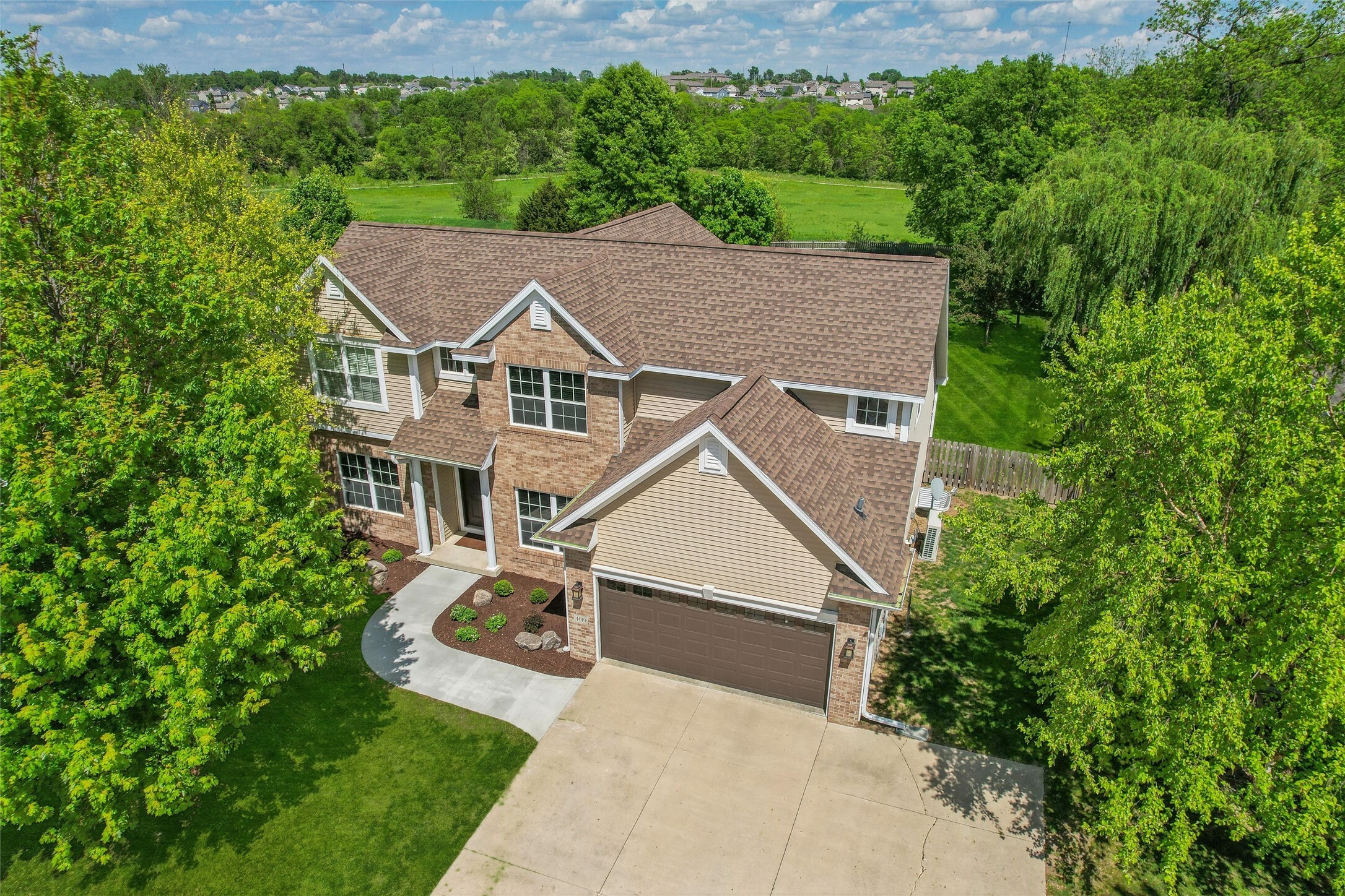 4019 152nd Street  Urbandale IA 50323 photo
