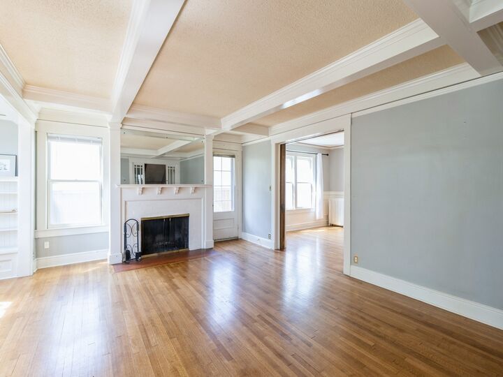 Property Photo:  1070 37th Street  IA 50311 