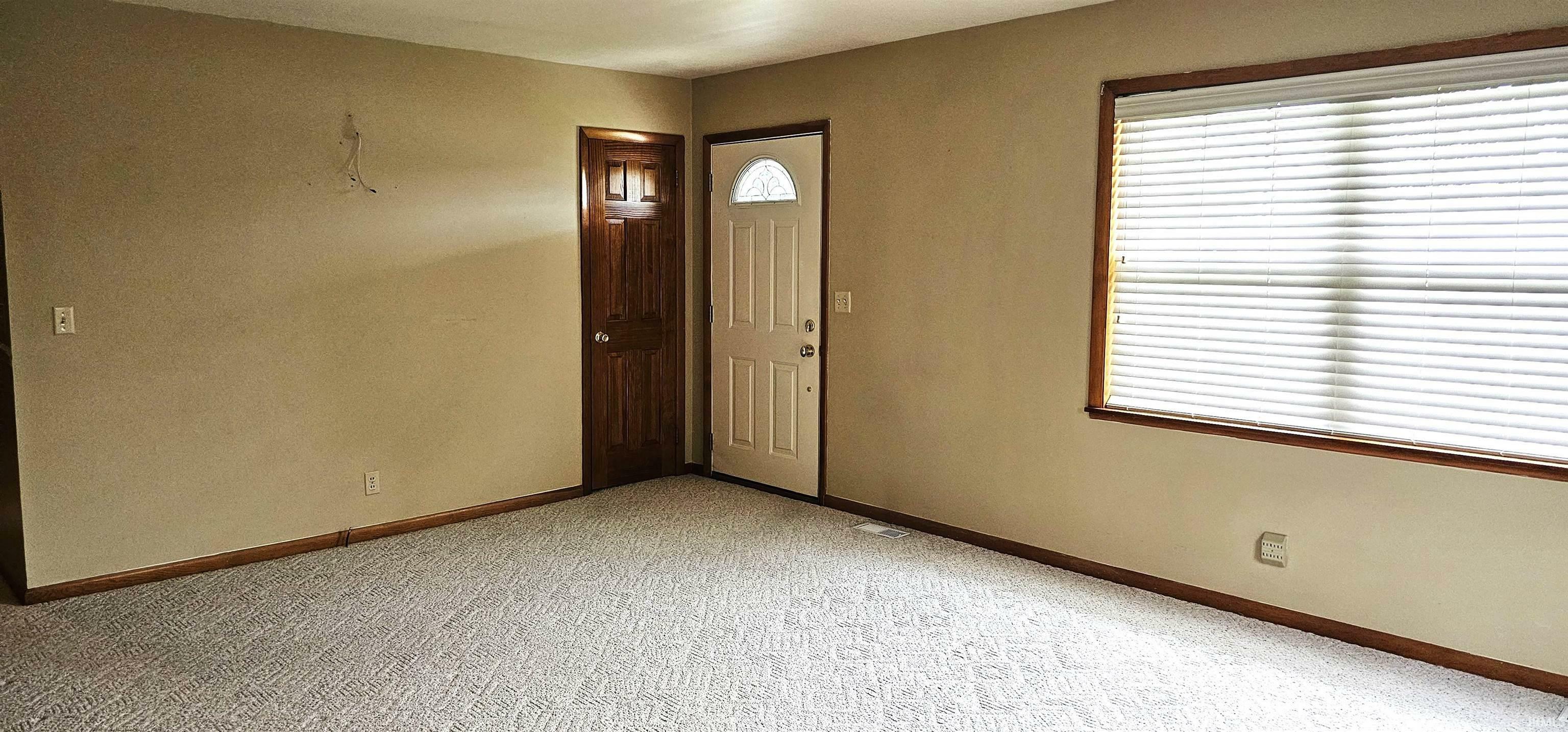 Property Photo: 318 W Jefferson Street IN 47610