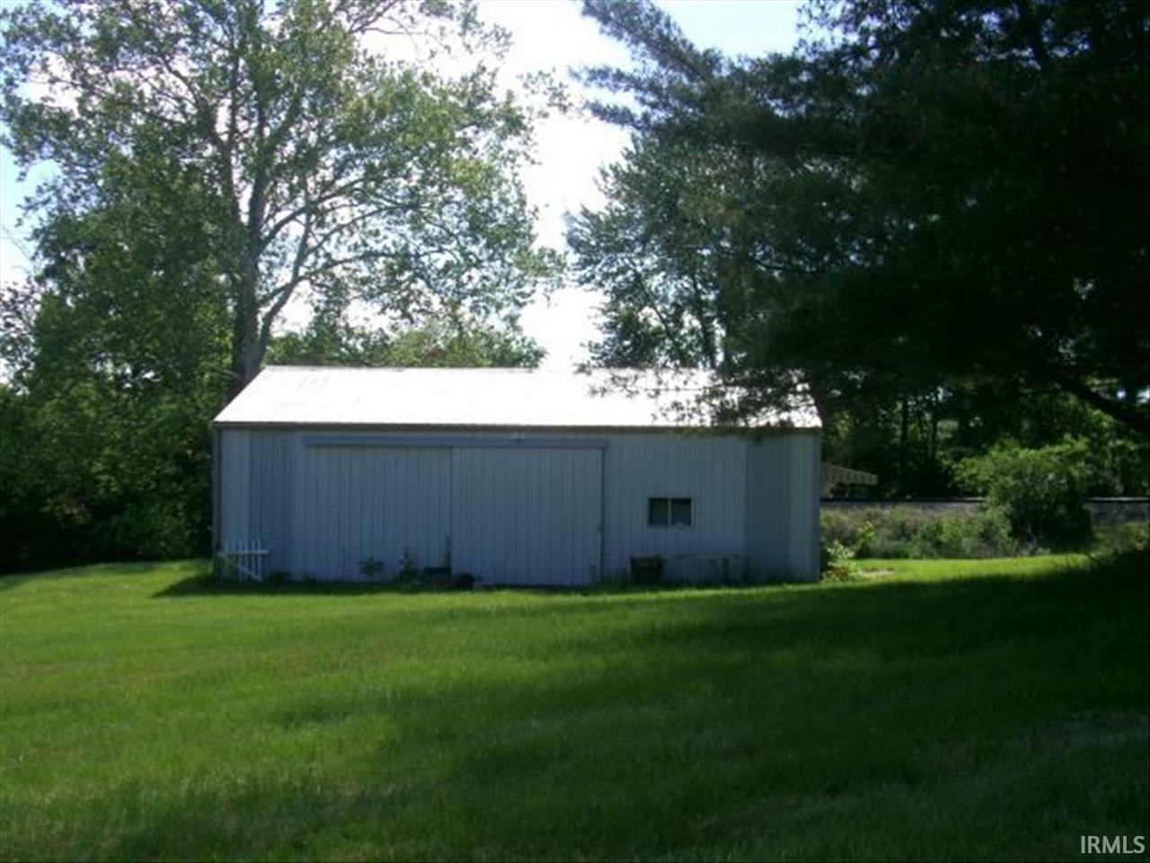 Property Photo: 570 S 1225 E Road IN 47660