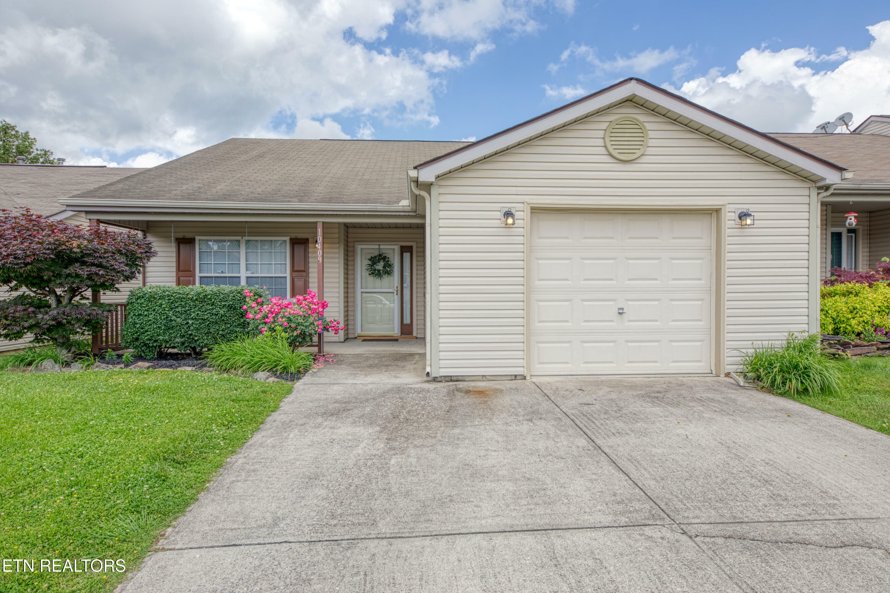 Property Photo: 10409 Sagebrush Way TN 37932