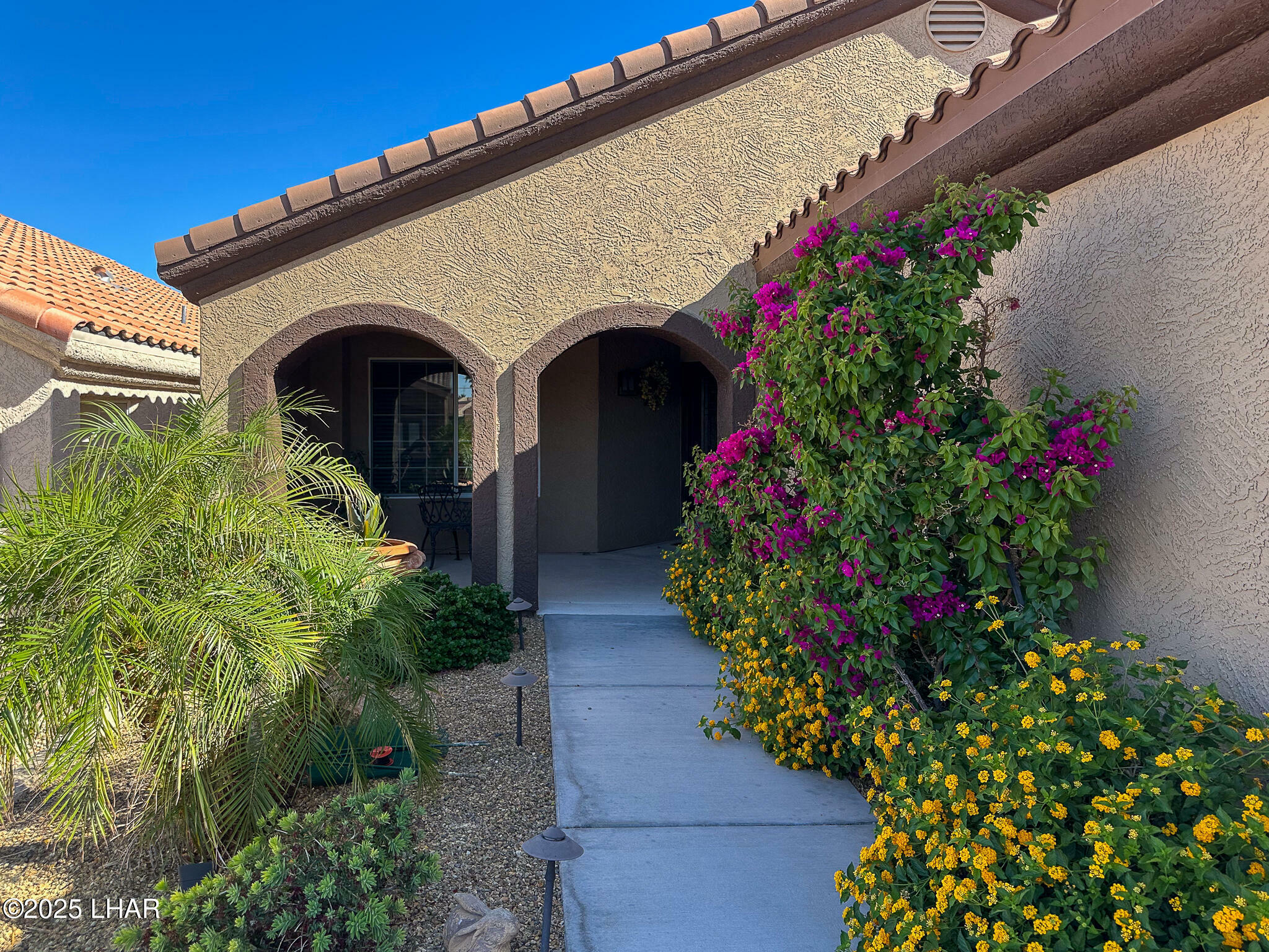 Property Photo: 470 Acoma Blvd 1014 AZ 86406