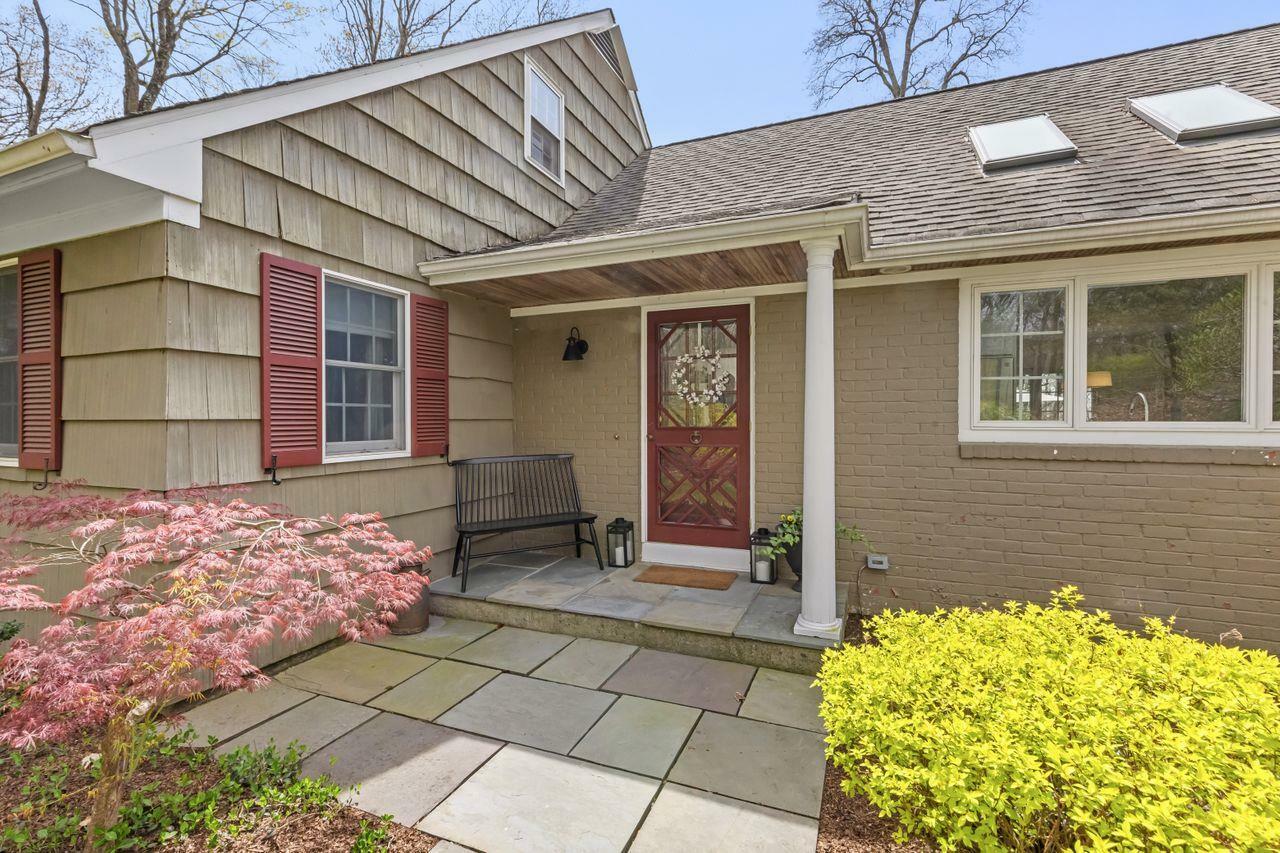 Property Photo: 35 Leslie Lane NY 10536