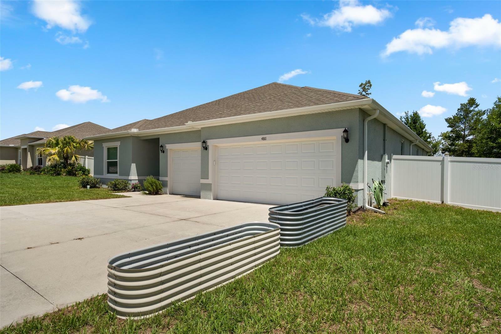 Property Photo: 4811 SW 108th Place Road FL 34476